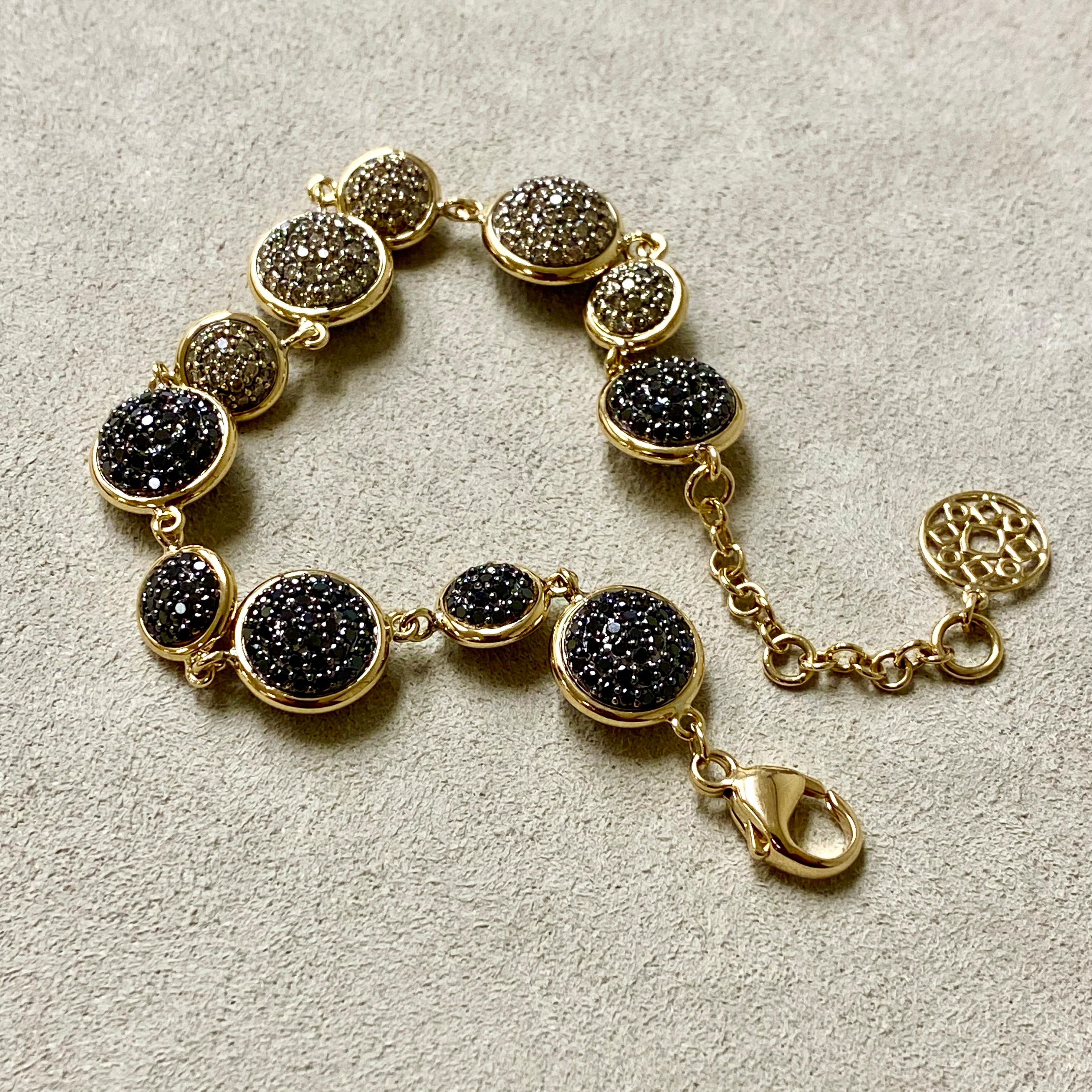 Syna Yellow Gold Reversible Bracelet with Black and Diamonds In New Condition In Fort Lee, NJ