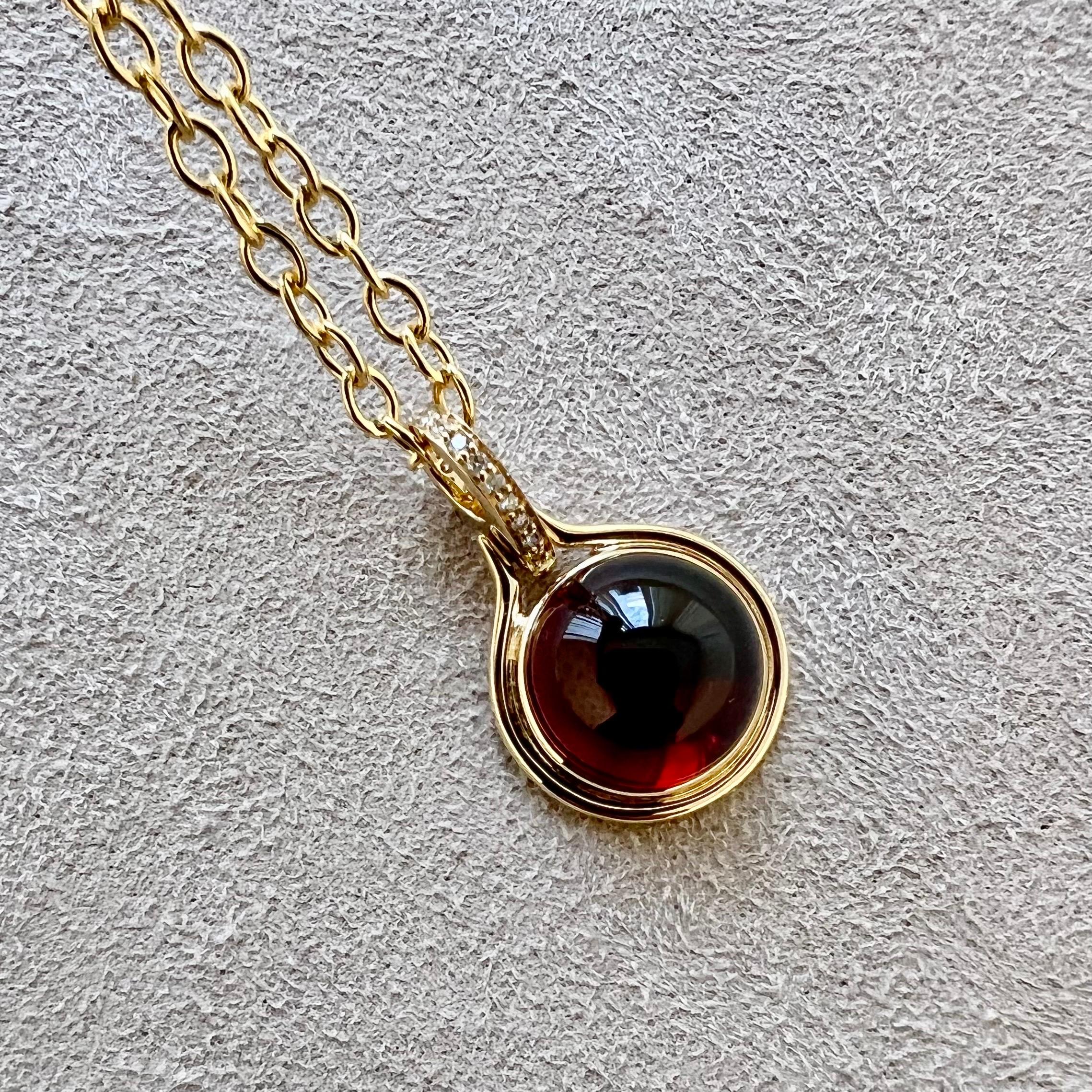 Created in 18 karat yellow gold
Rhodolite garnet 8 carats approx.
Diamonds 0.05 carat approx.
Limited edition
Chain sold separately

Crafted in luxurious 18 karat yellow gold, this limited edition pendant sparkles with an 8 carat Rhodolite garnet