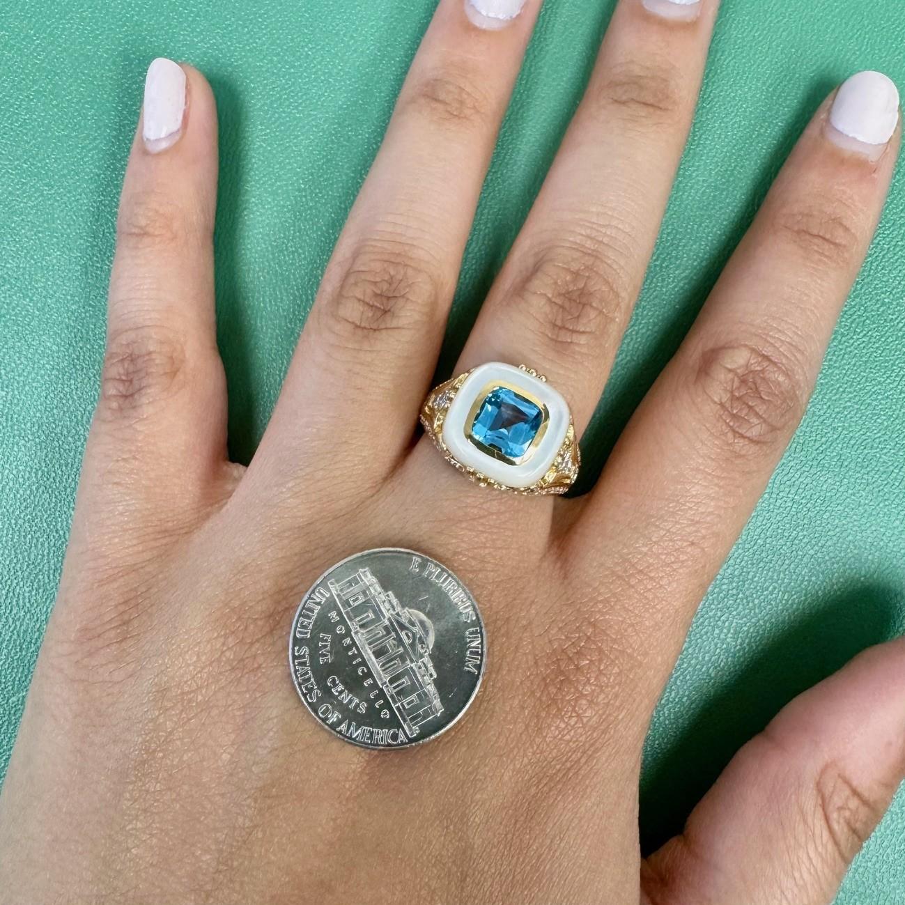 Syna Yellow Gold Ring with Blue Topaz, Mother of Pearl and Diamonds In New Condition For Sale In Fort Lee, NJ