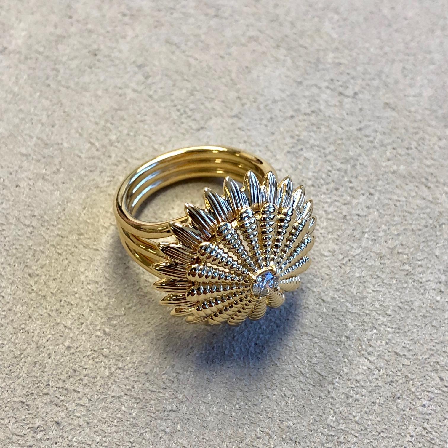 Syna Yellow Gold Ring with Diamond In New Condition For Sale In Fort Lee, NJ