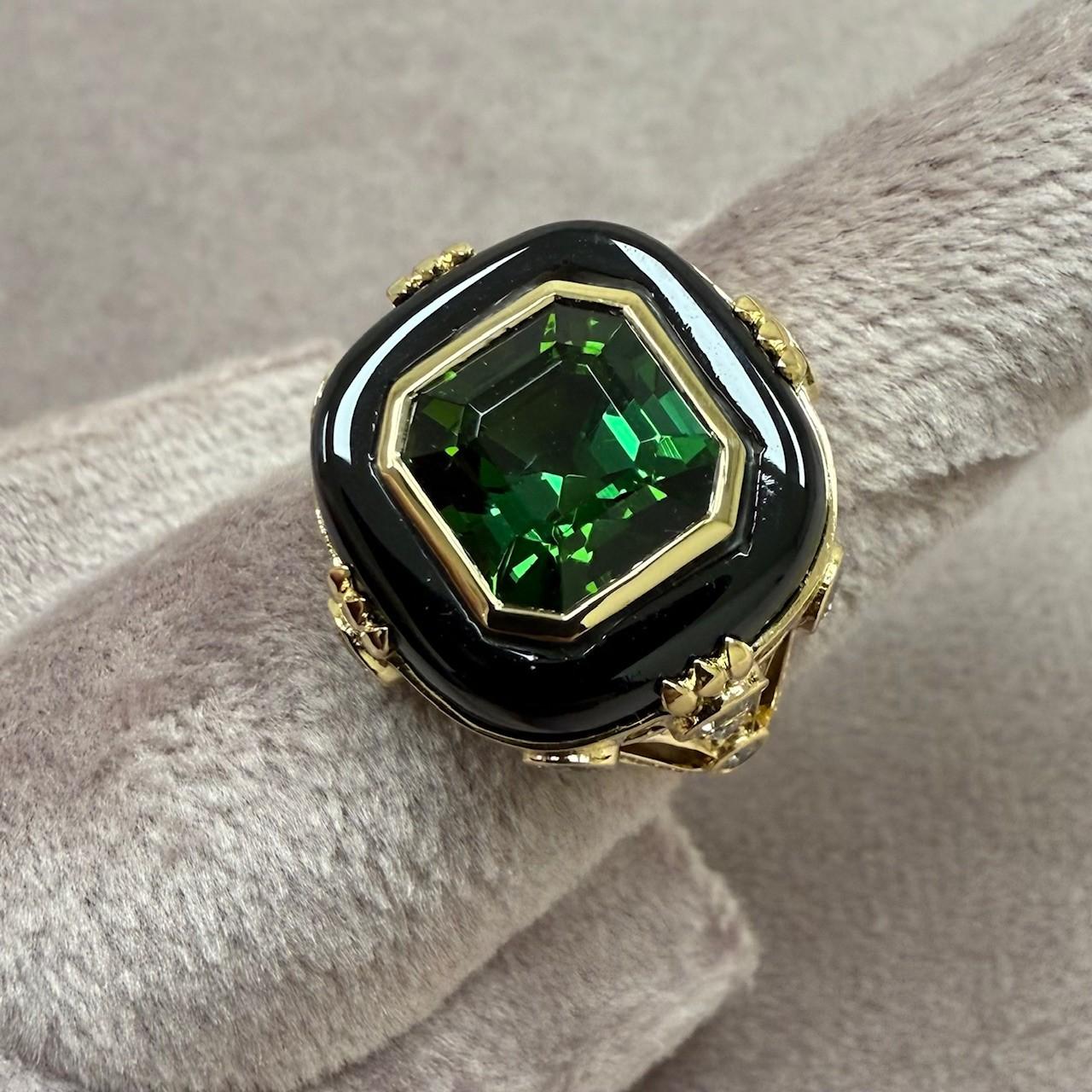 Contemporary Syna Yellow Gold Ring with Green Tourmaline, Black Onyx and Diamonds For Sale