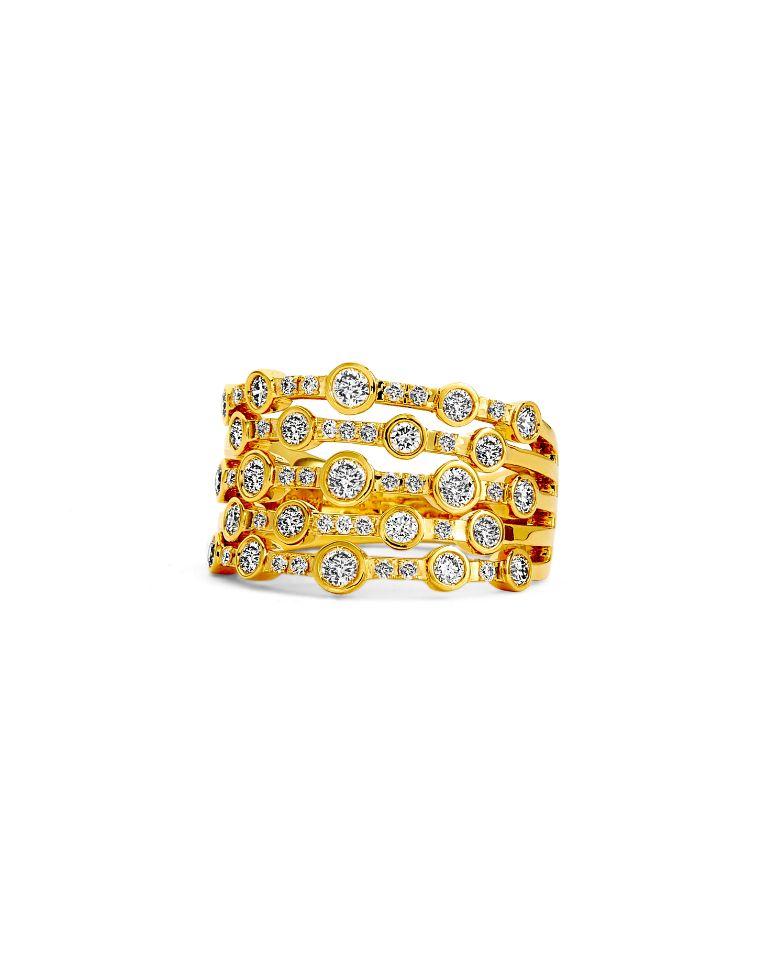 Taille ronde Bague Syna en or jaune avec rubellite, péridot, aigue-marine et diamants champagne en vente