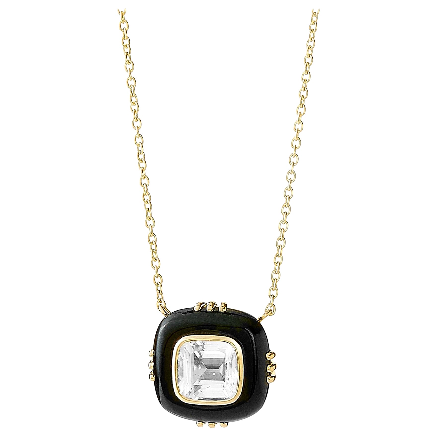 Collar Syna de Oro Amarillo con Cristal de Roca y Ónix Negro