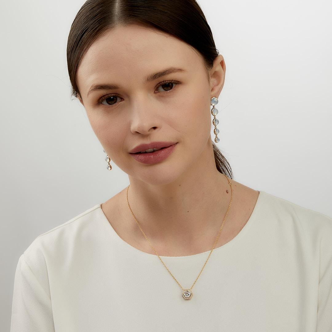 Created in 18 karat yellow gold
Rock crystal 1.50 carats approx.
Diamonds 0.15 carat approx.
18 inch, adjustable at 16-17
Limited edition

Composed of 18k yellow gold, this limited-edition necklace features a dazzling rock crystal of approximately
