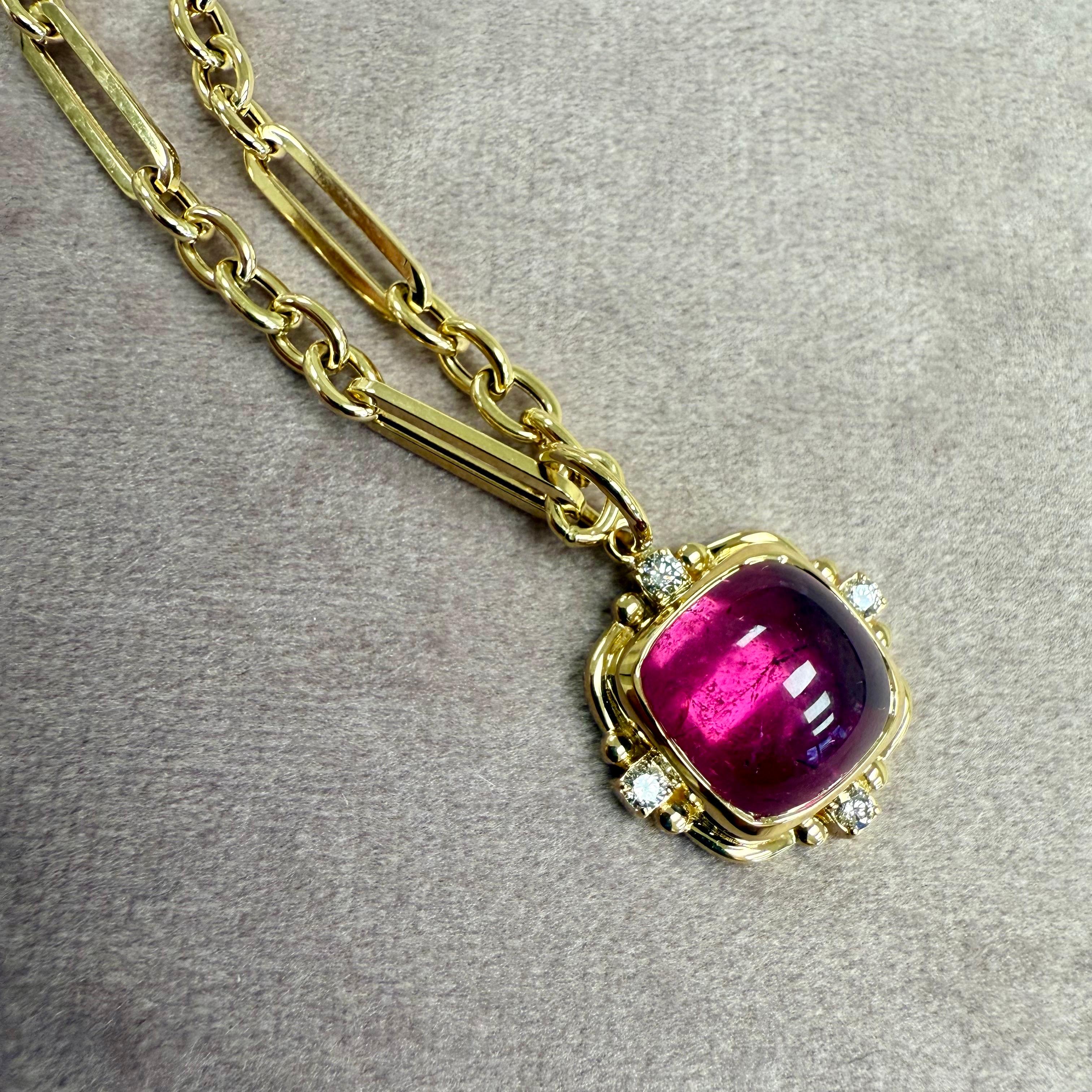 Pan di zucchero Syna Yellow Gold Rubellite Sugarloaf Pendant with Diamonds in vendita