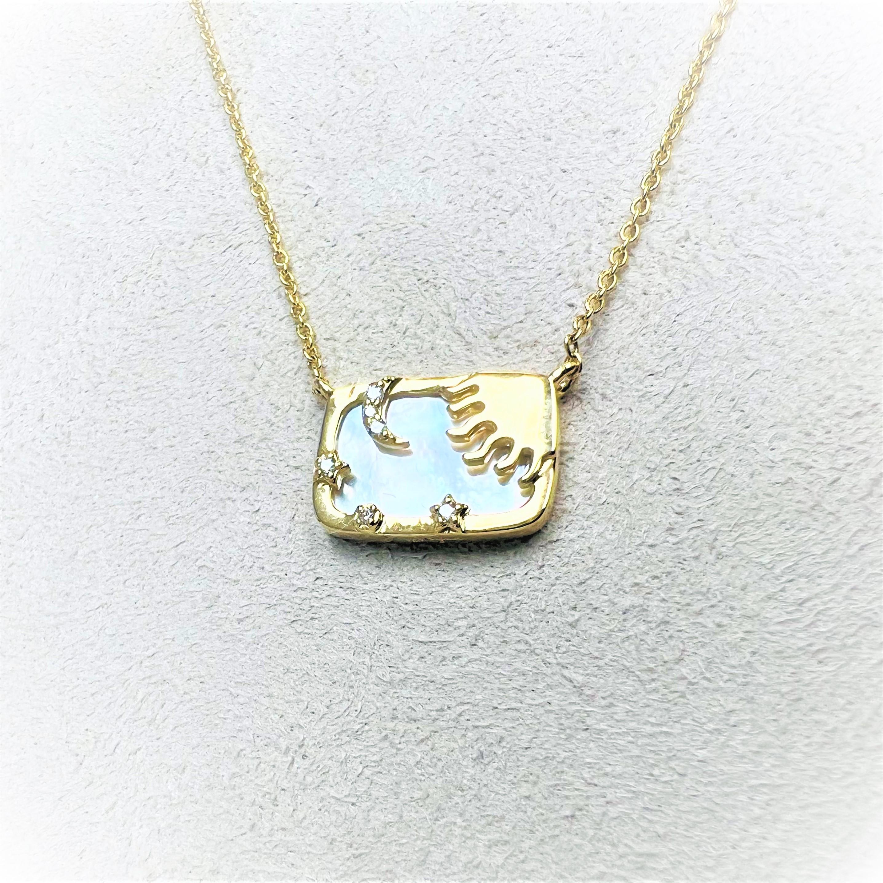 Created in 18 karat yellow gold
Mother of pearl 2 carats approx.
Diamonds 0.04 carat approx.
18 inch length, adjustable at 16-17
Lobster clasp
Limited edition

Crafted from 18 karat yellow gold, this limited edition necklace features a 2-carat
