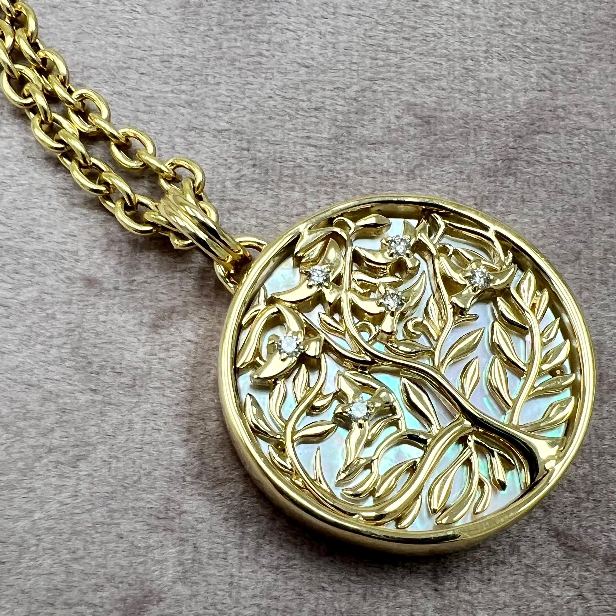 Round Cut Syna Yellow Gold Tree of Life Reversible Pendant with Mother of Pearl & Diamonds For Sale