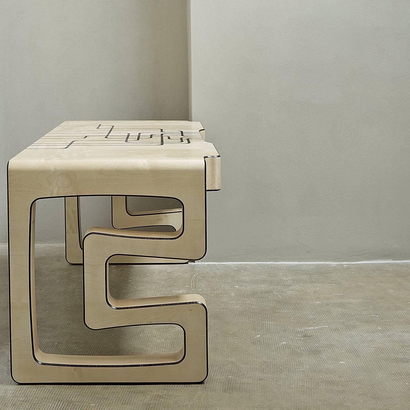 Synchronicity Desk In New Condition In Milan, IT