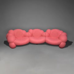 Sofá de tres plazas Synchronicity Garden de Lara Bohinc,  Rosa,  Corcho , Exterior