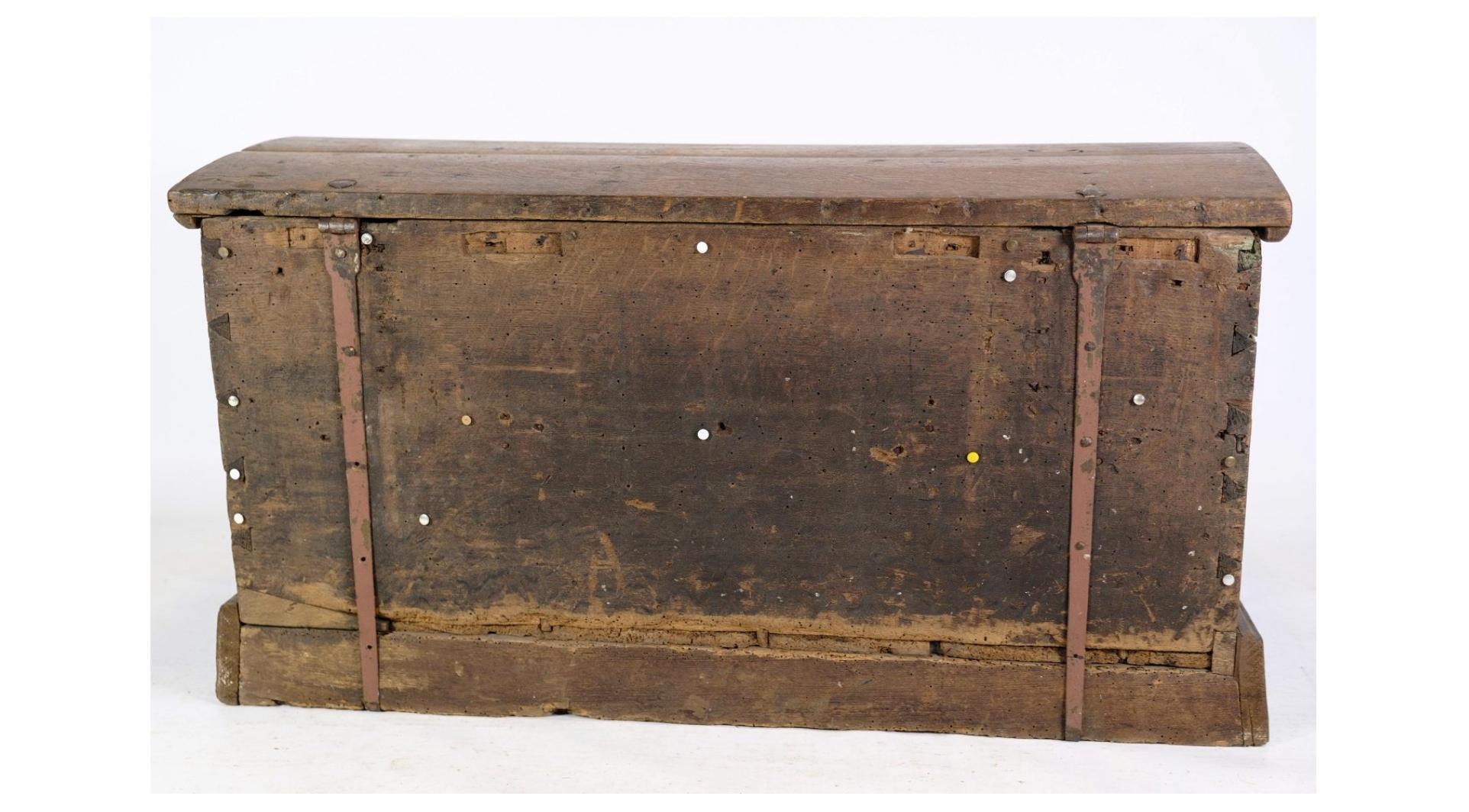 Sønderjysk Coffin Made In Oak With Carvings From 1760s 1