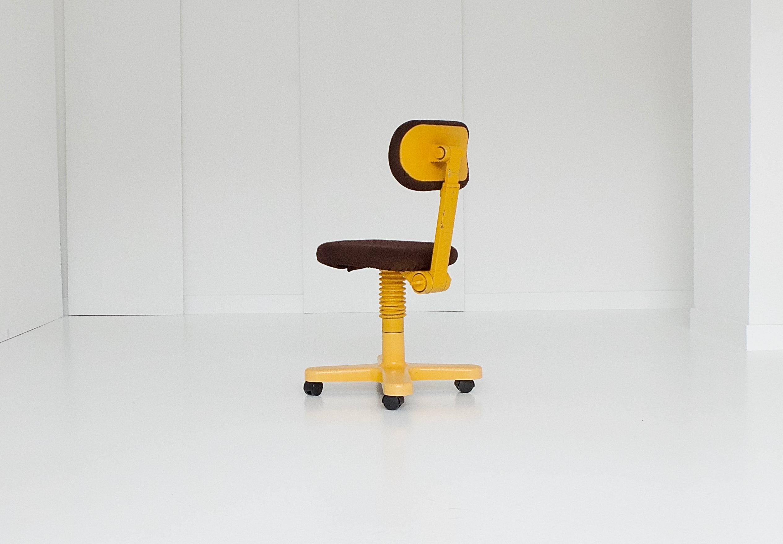 Synthesis 45 typist’s adjustable swivel chair, designed 1970 by Ettore Sottsass. Injection-moulded abs, aluminium, steel, textile-covered polyurethane foam.
Seat and back height adjustable.

This is a piece of Italian design history, precisely