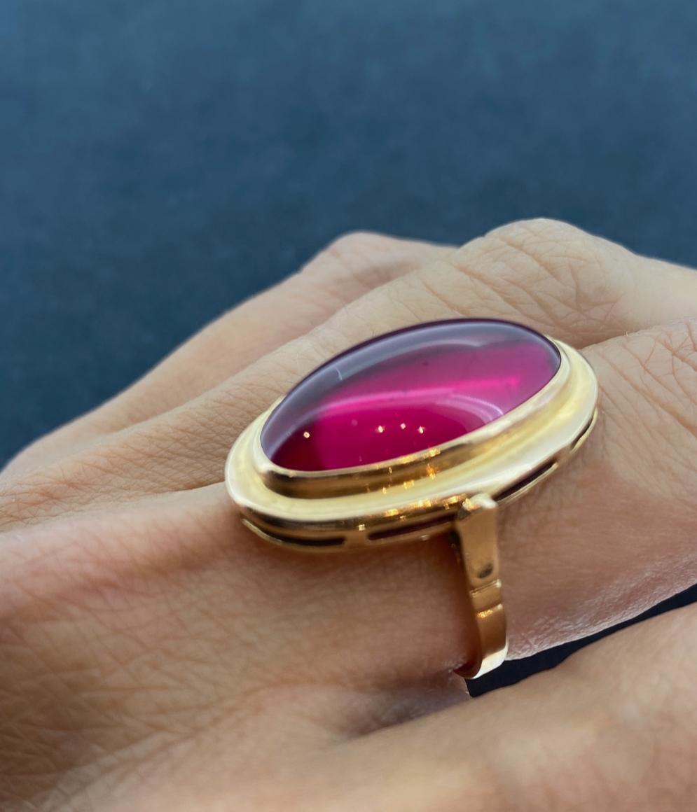 Bague faite à la main en or rose 14 carats 583 avec alexandrite synthétique Hallmarks soviétiques. Excellent état - En vente à MELBOURNE, AU