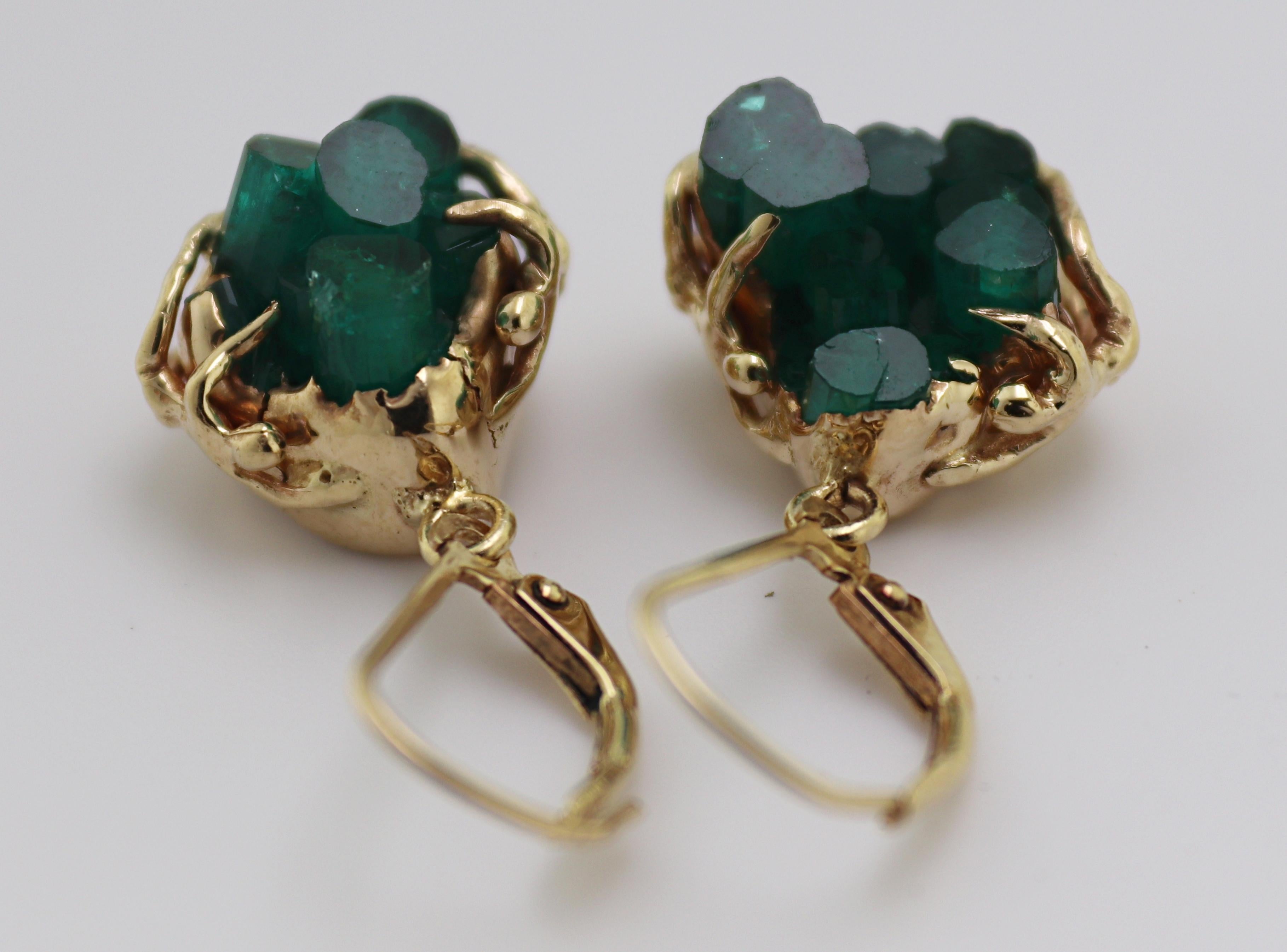 Synthetic Emerald Crystal Cluster, White Sapphire, Yellow Gold Ring, Earrings For Sale 8