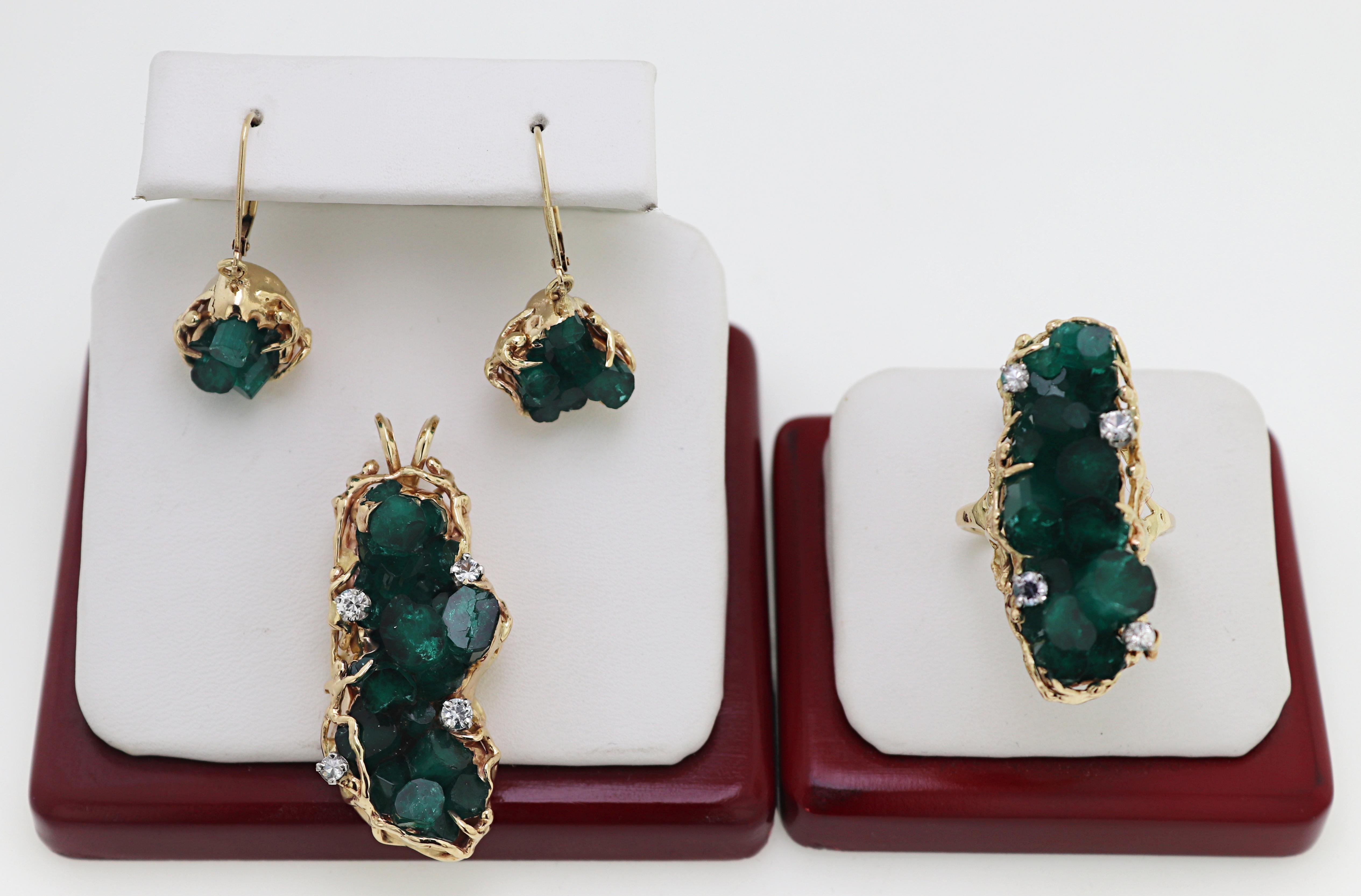 Synthetic Emerald Crystal Cluster, White Sapphire, Yellow Gold Ring, Earrings For Sale 11