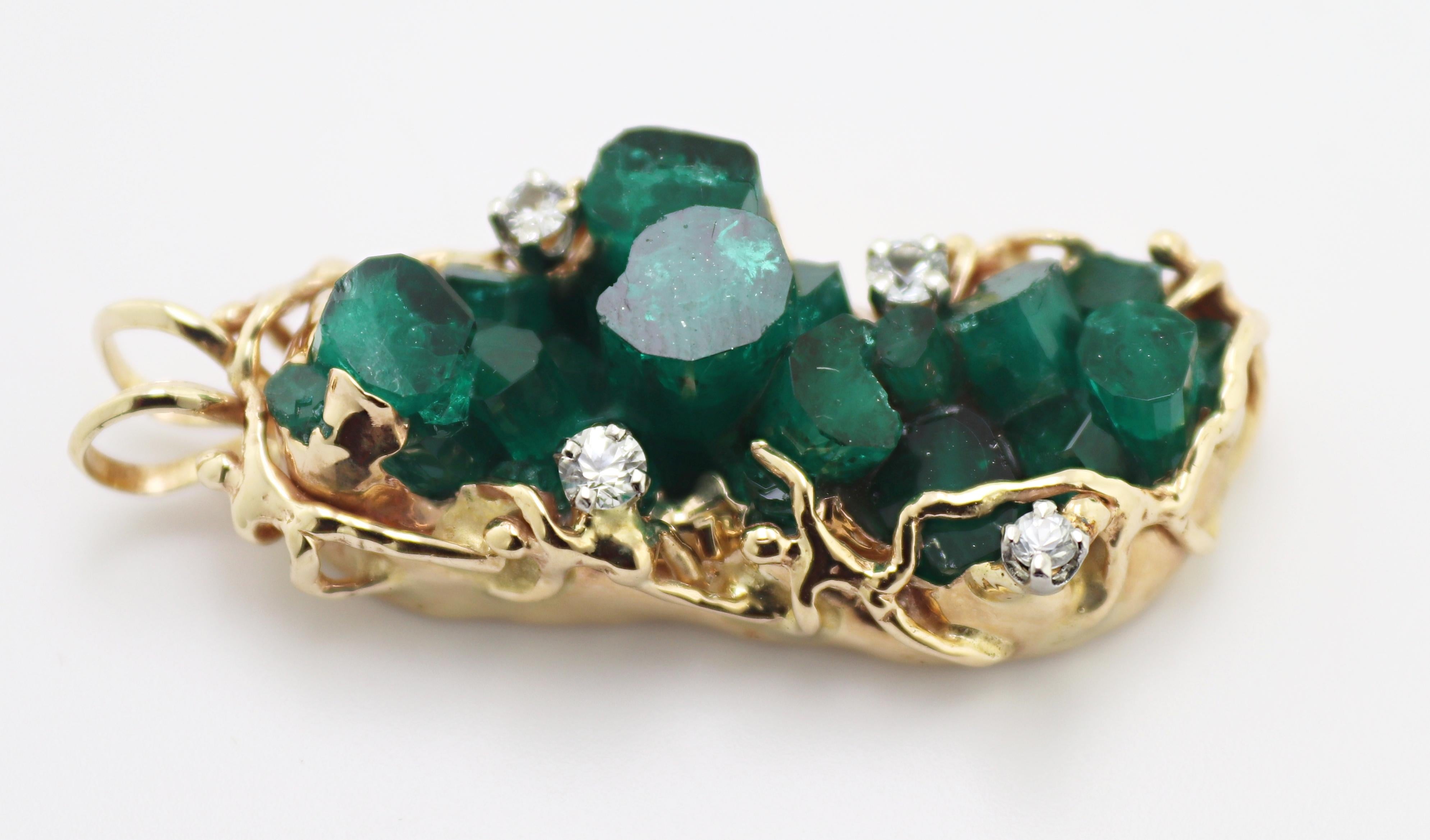 Synthetic Emerald Crystal Cluster, White Sapphire, Yellow Gold Ring, Earrings In Excellent Condition For Sale In Pleasant Hill, CA
