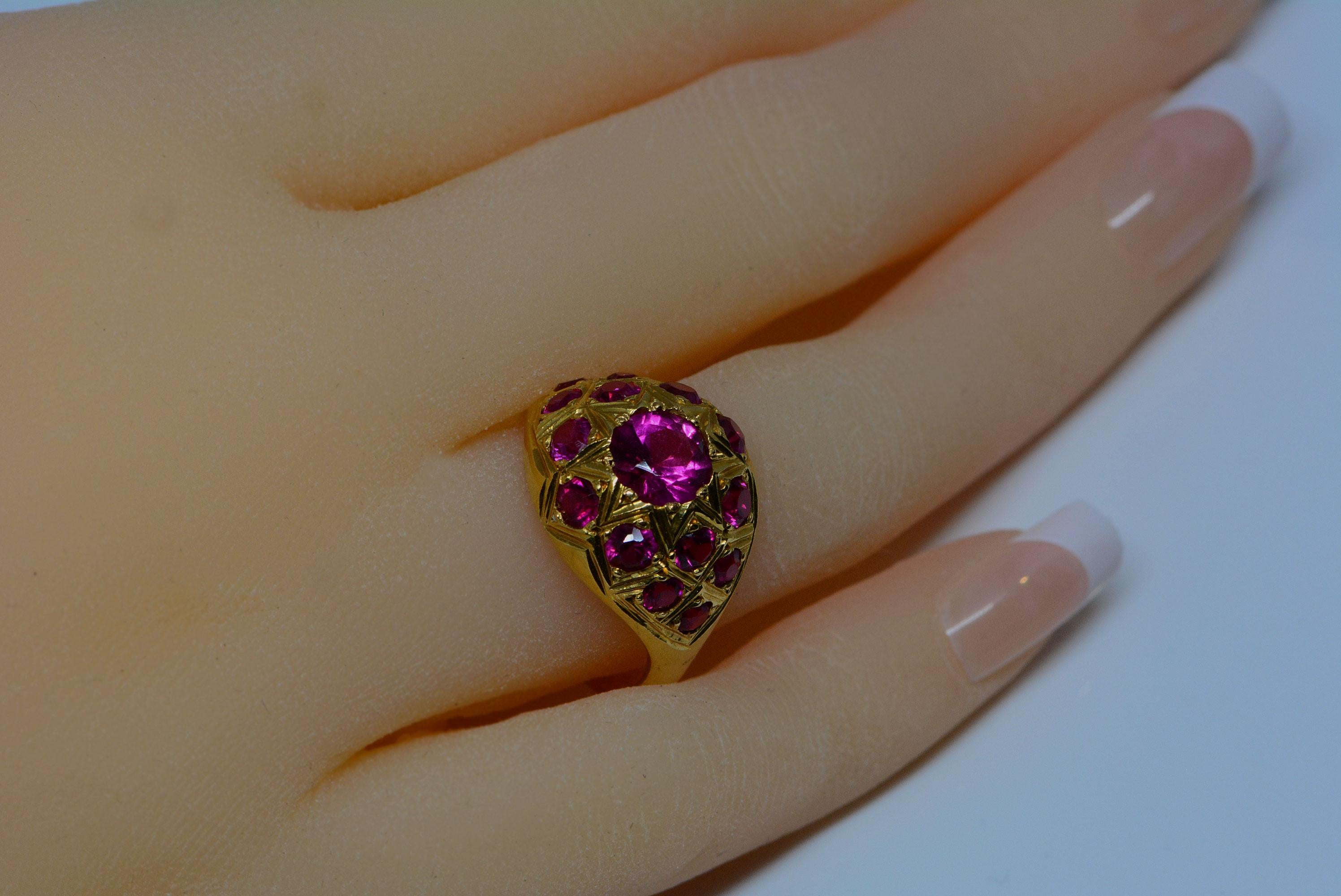 Synthetic Ruby 21 Karat Gold Bombé Ring For Sale 1