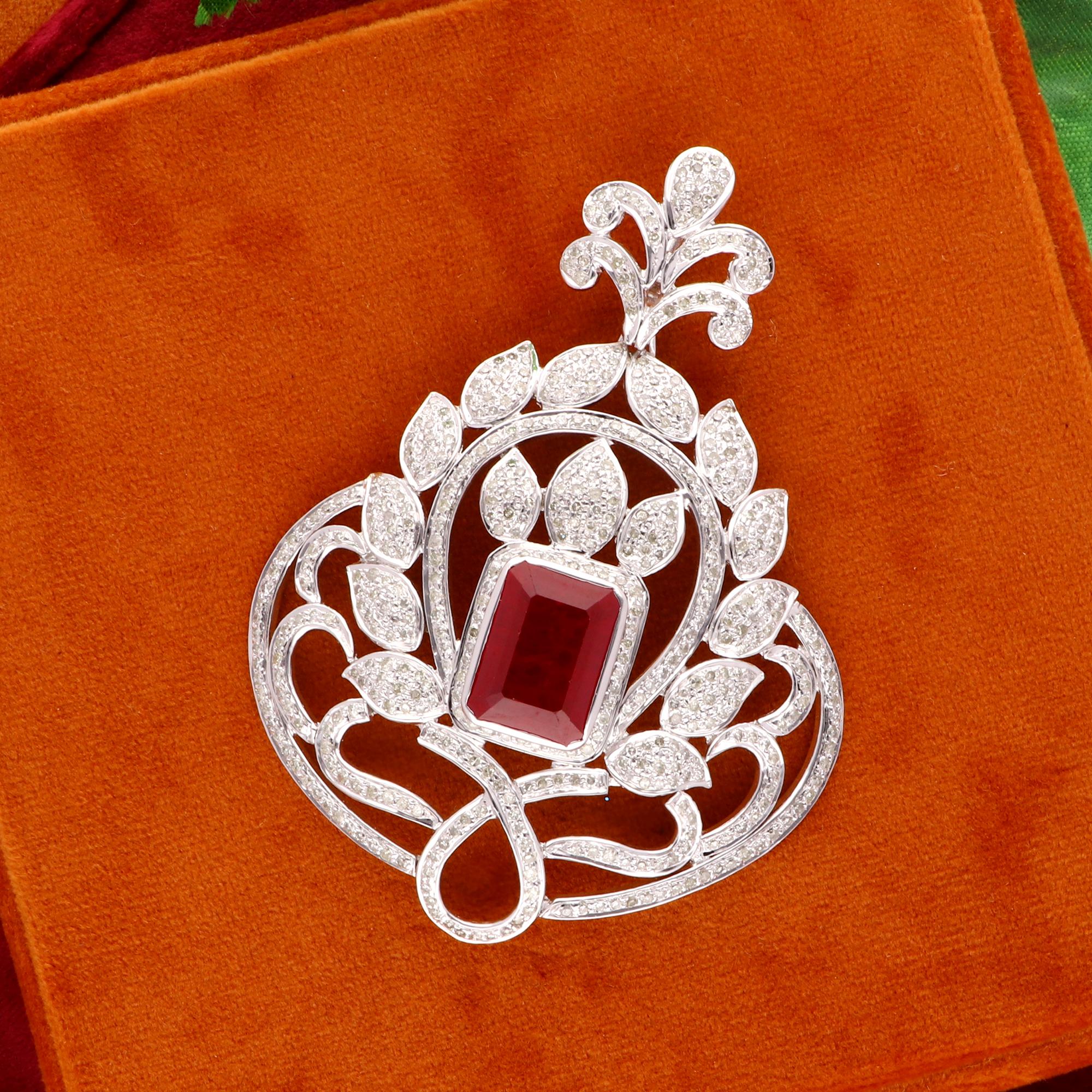 Modern Red Processed Gemstone Pendant Diamond 18 Karat Gold Silver Handmade Jewelry For Sale