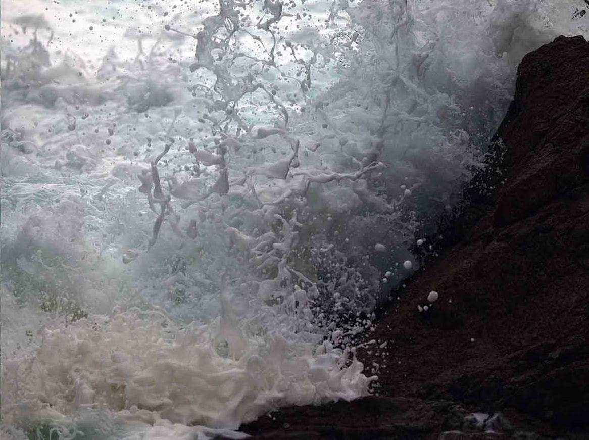 NAMI_Q01-Q02 - Contemporary Photograph by Syoin Kajii