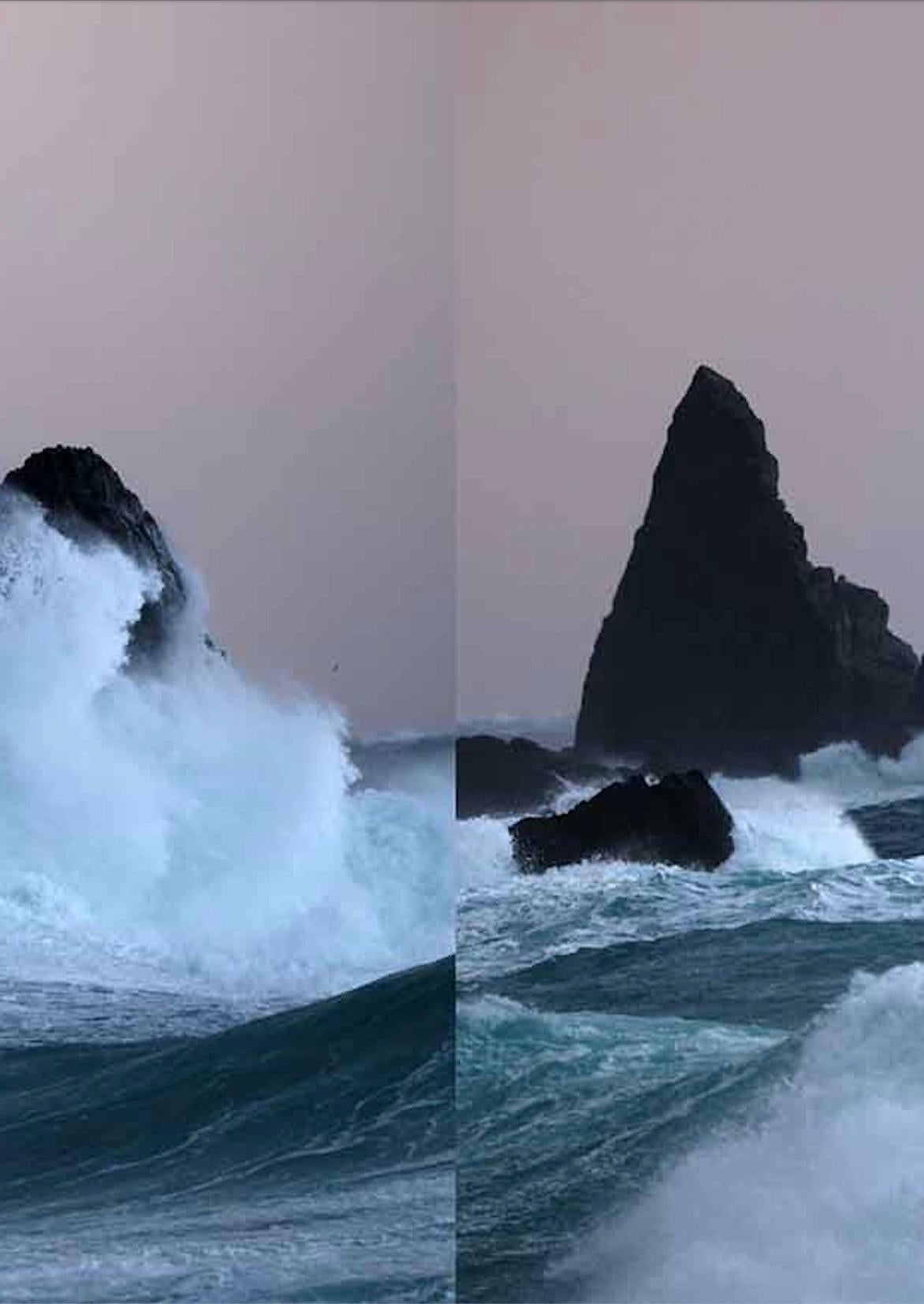 NAMI_Z01-Z02 - Gris Landscape Photograph par Syoin Kajii