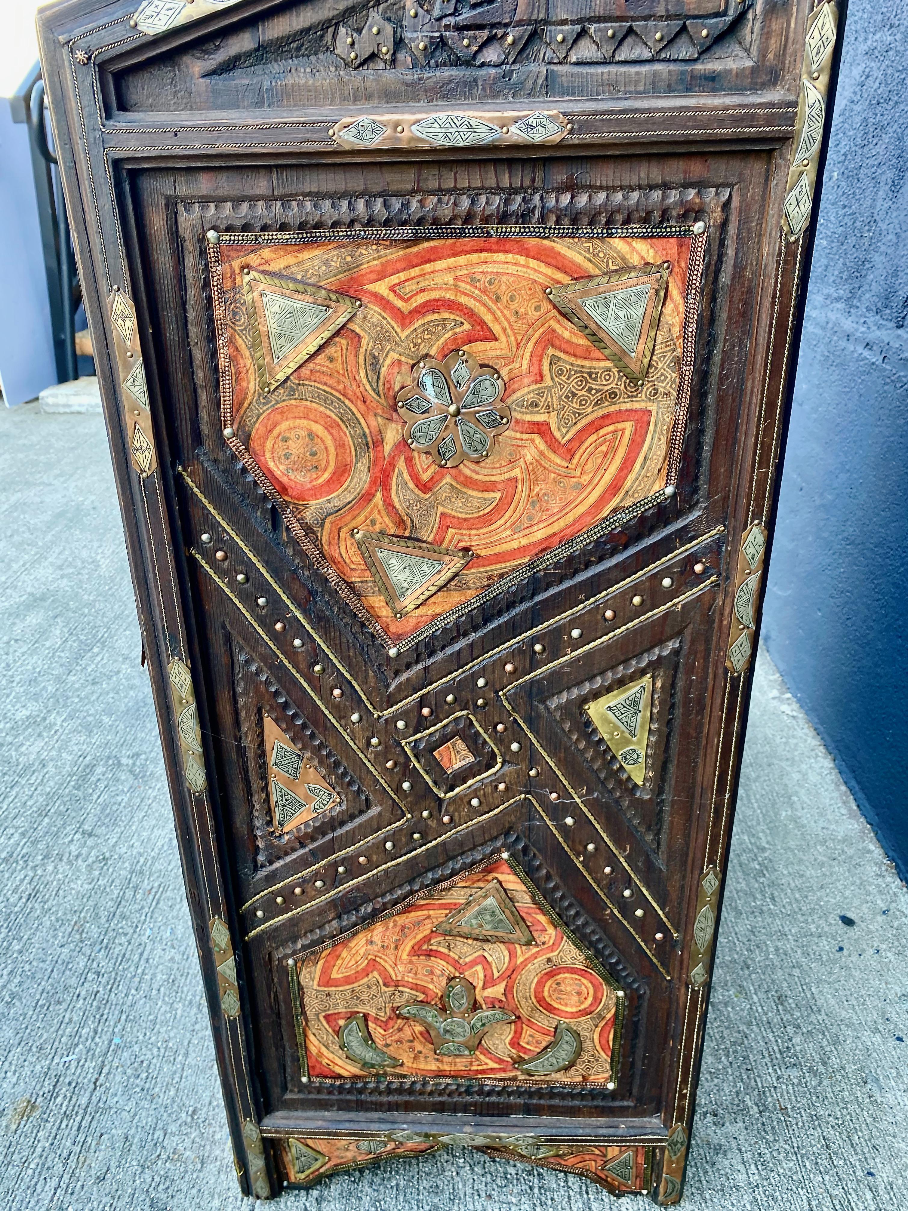 Syrian Inlaid Cabinet, 19th Century For Sale 5