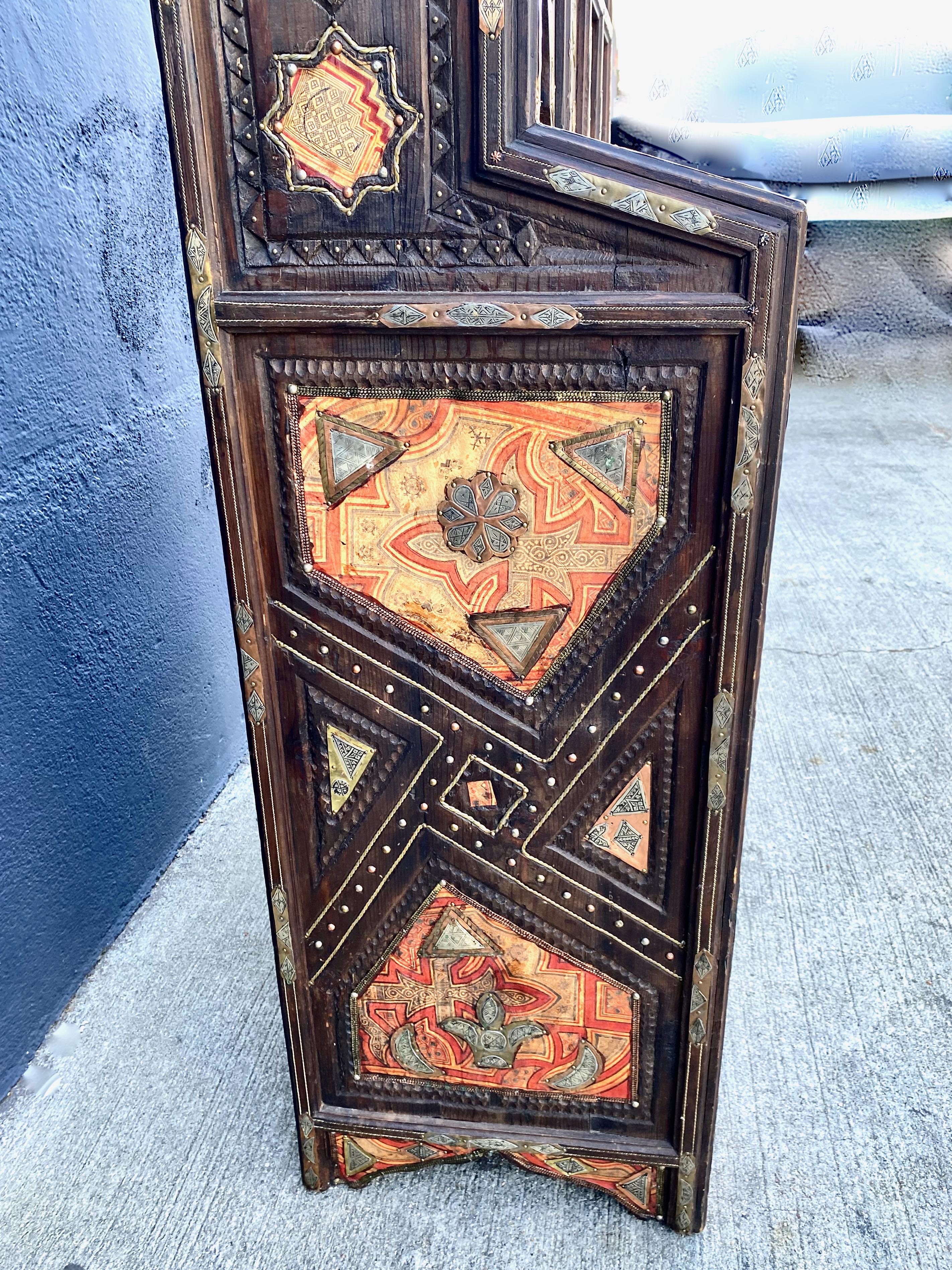 Syrian Inlaid Cabinet, 19th Century For Sale 7