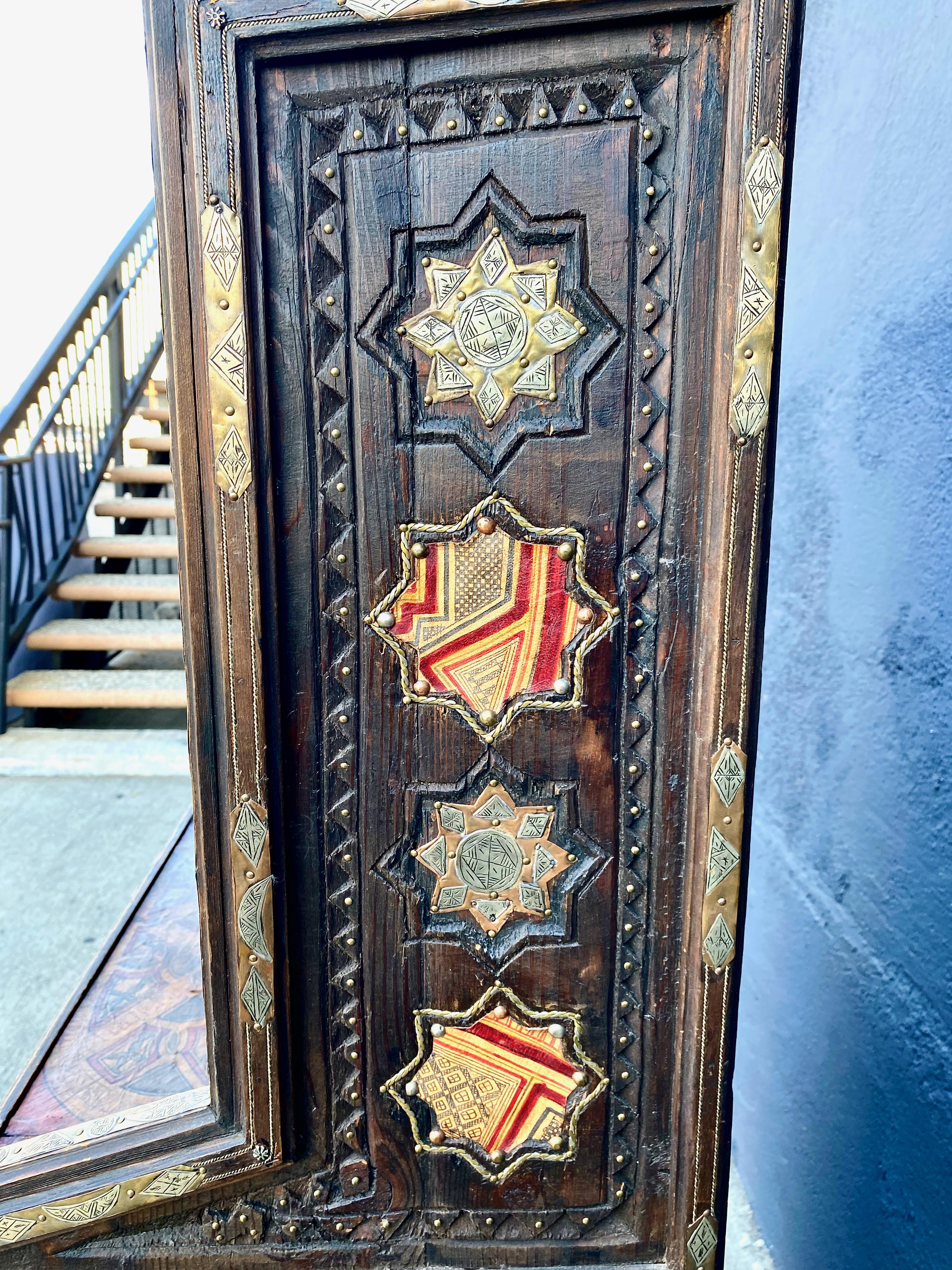 Syrian Inlaid Cabinet, 19th Century For Sale 4