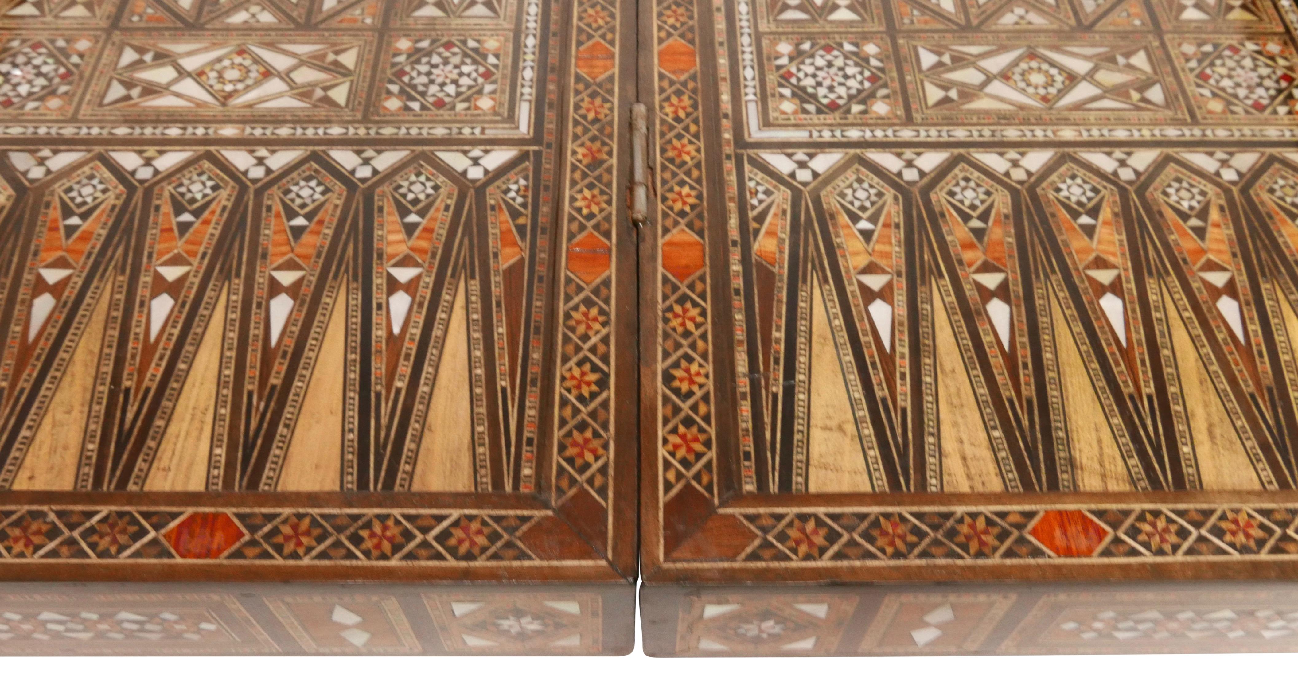 Syrian Inlaid Marquetry Mosaic Backgammon and Chess Game Box 4