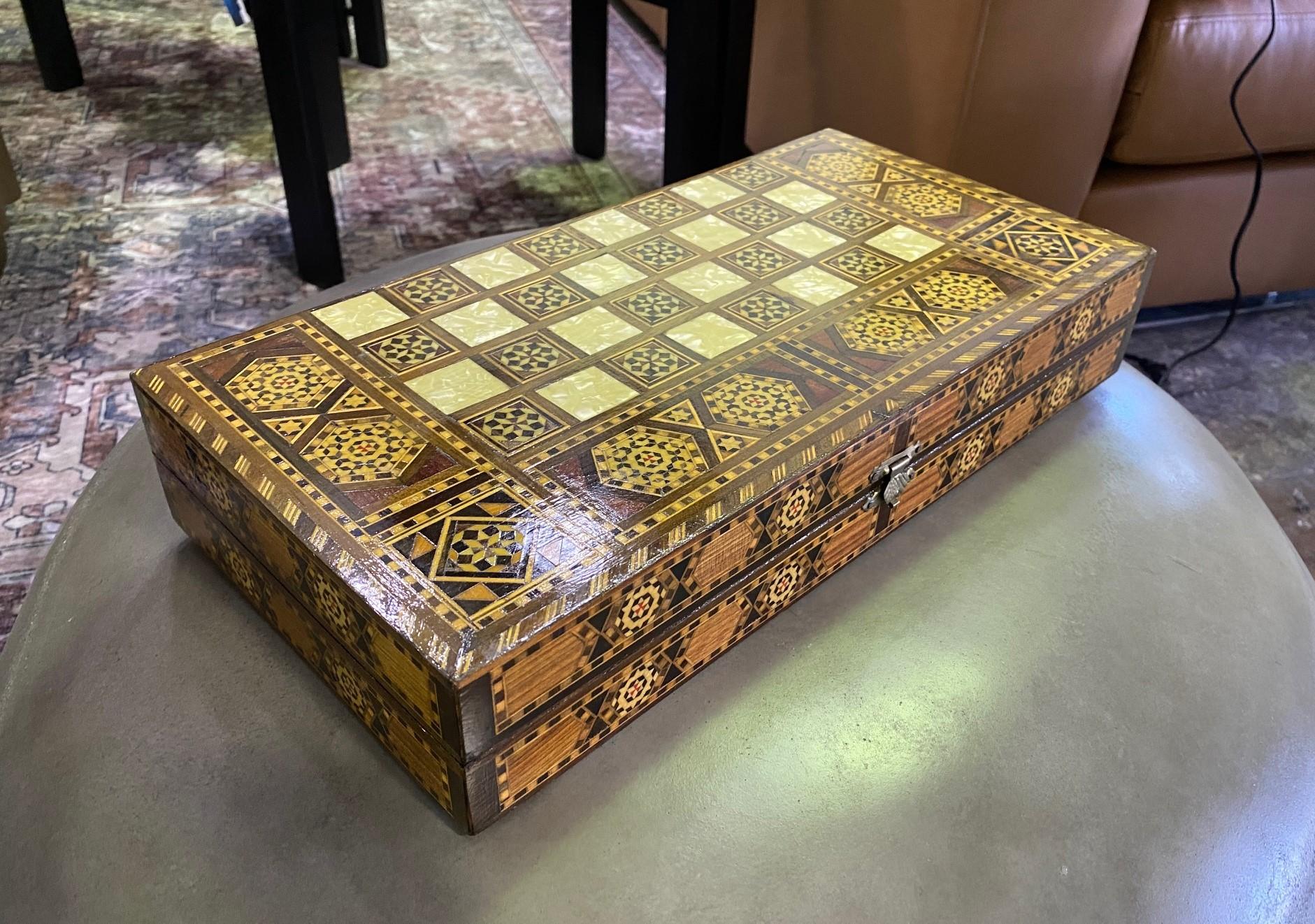 Syrian Moorish Inlaid Mosaic Backgammon and Chess Wooden Game Board Box For Sale 3