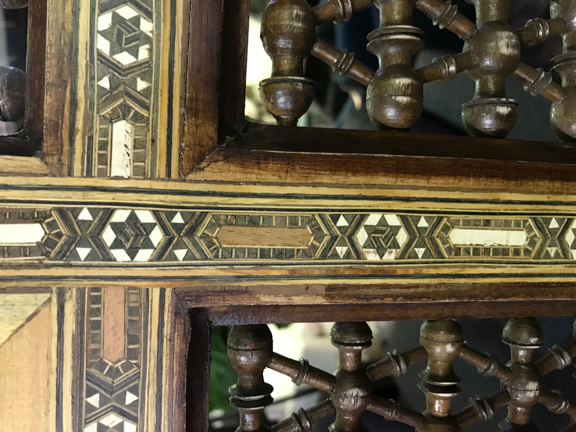 Syrian Moorish Inlaid Stick and Ball Three Panel Heavy Ornate Wood Screen In Good Condition In Studio City, CA