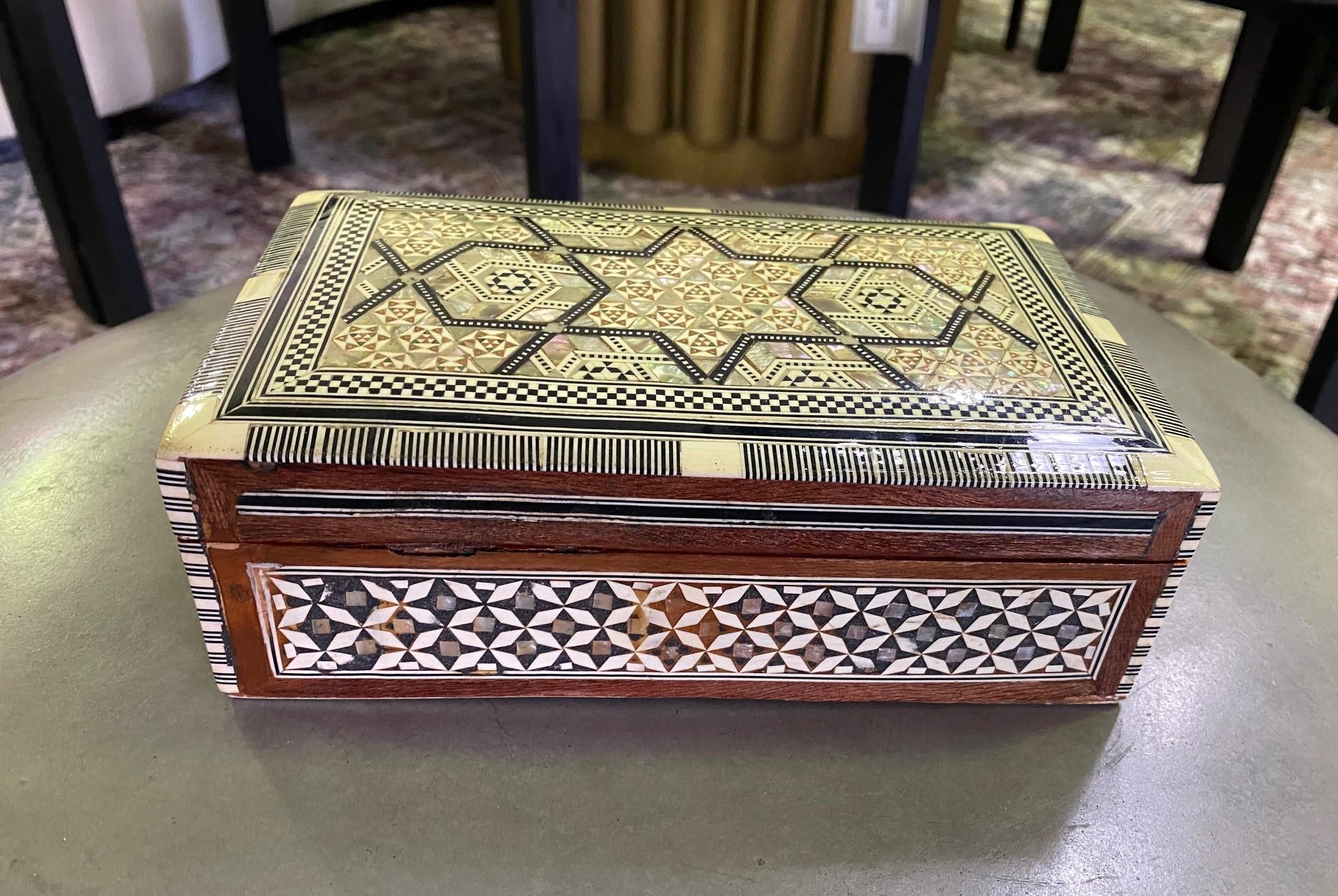 Syrian Moorish Middle Eastern Mother of Pearl Inlaid Mosaic Jewelry Box 8