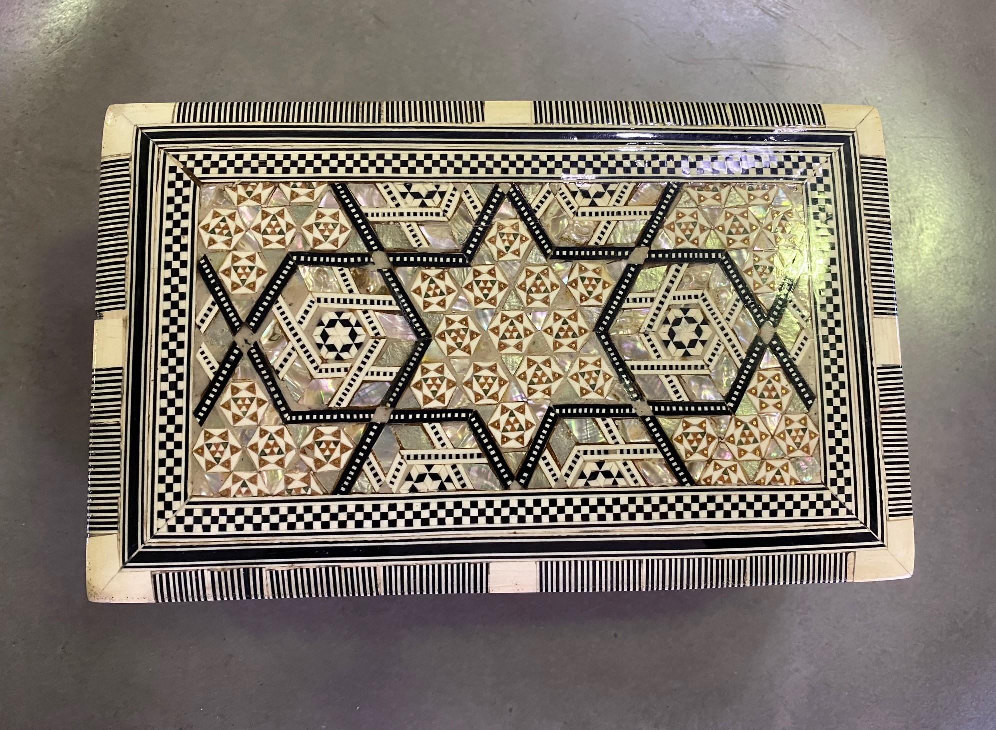 Syrian Moorish Middle Eastern Mother of Pearl Inlaid Mosaic Jewelry Box In Good Condition In Studio City, CA