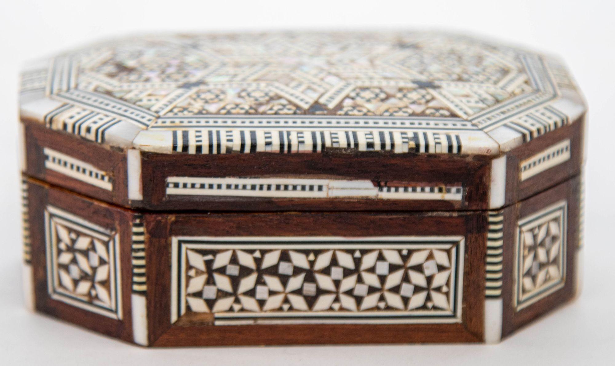 Syrian Moorish Middle Eastern Mother of Pearl Inlaid Mosaic Trinket Box 3