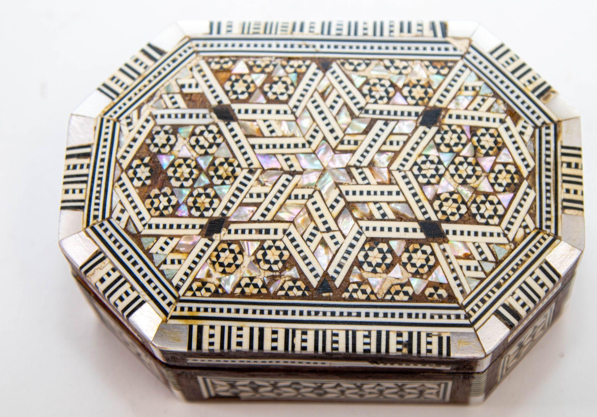 Lebanese Syrian Moorish Middle Eastern Mother of Pearl Inlaid Mosaic Trinket Box