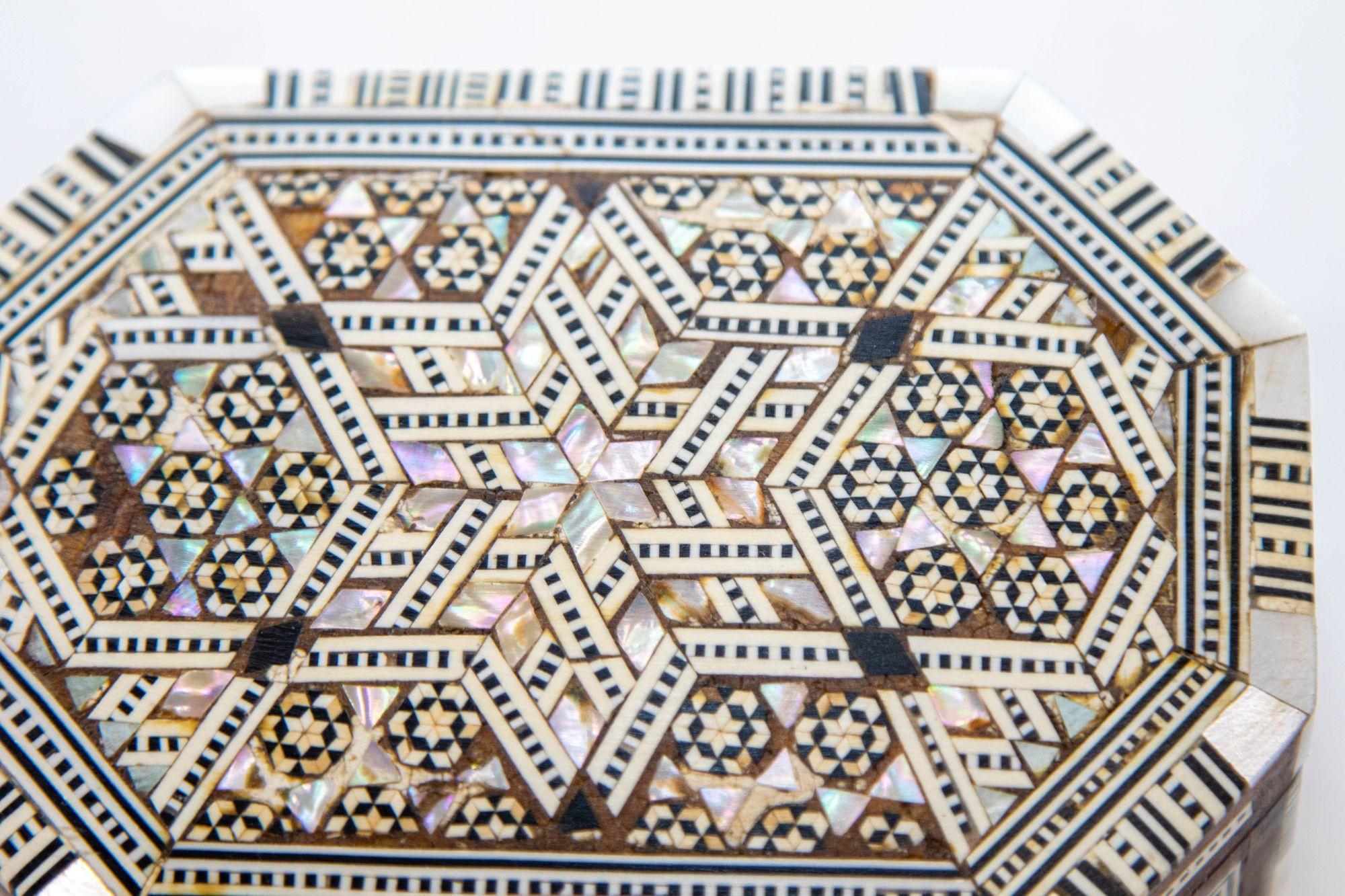 Hand-Crafted Syrian Moorish Middle Eastern Mother of Pearl Inlaid Mosaic Trinket Box