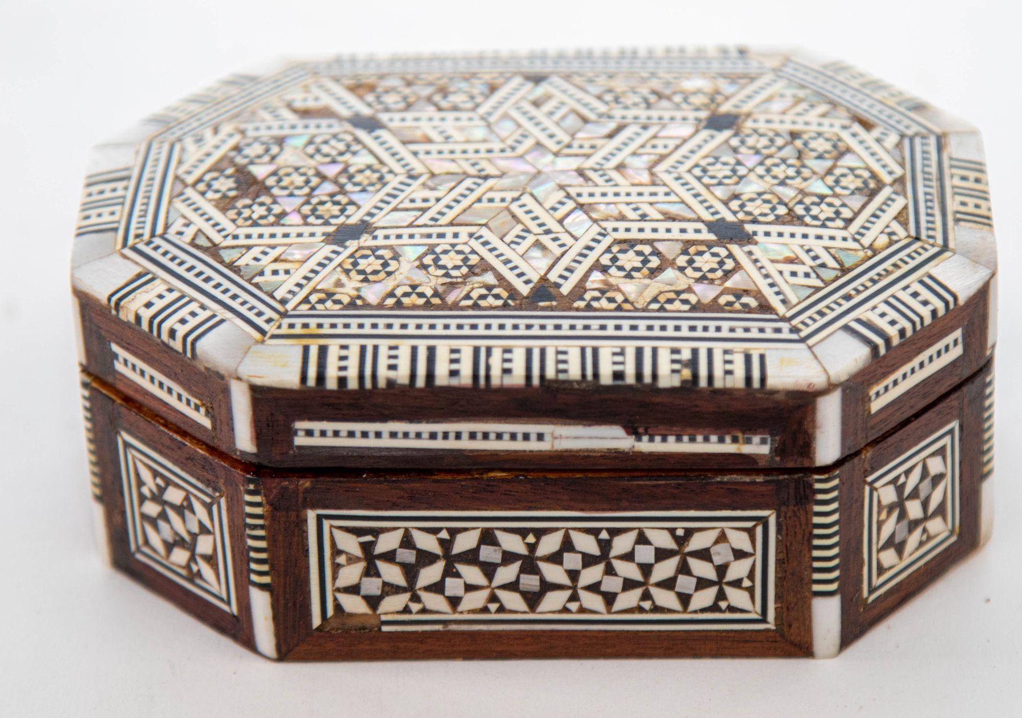 20th Century Syrian Moorish Middle Eastern Mother of Pearl Inlaid Mosaic Trinket Box