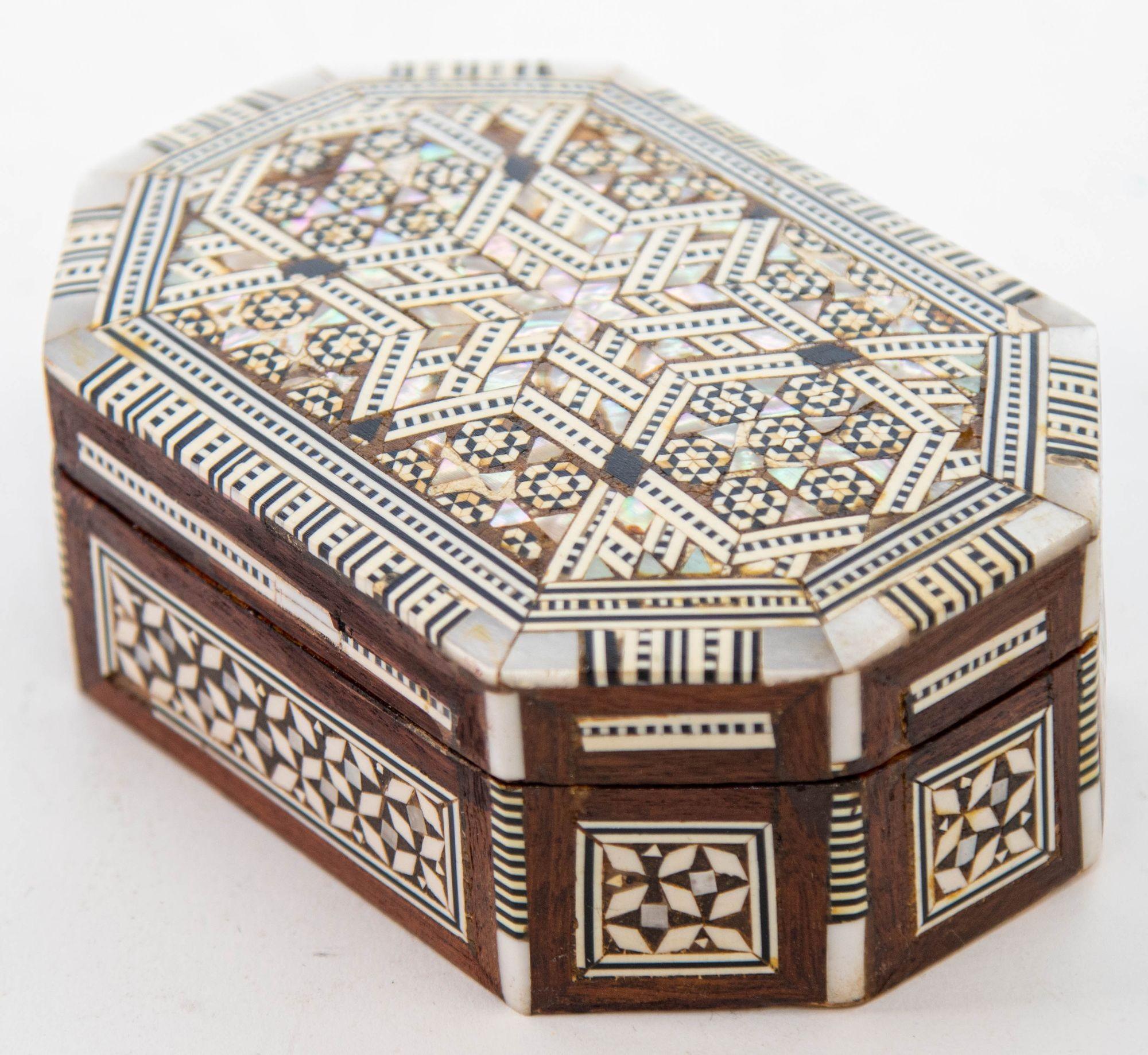Abalone Syrian Moorish Middle Eastern Mother of Pearl Inlaid Mosaic Trinket Box