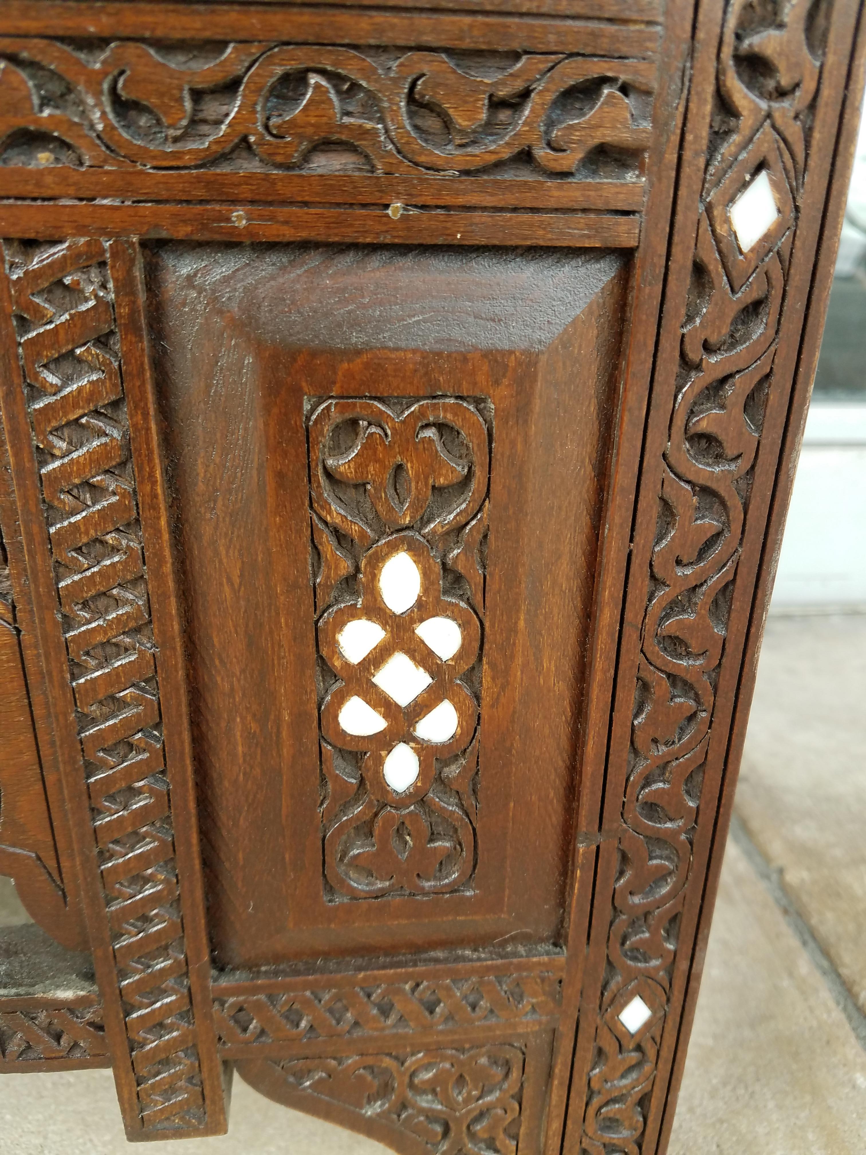 Syrian Moroccan Mother of Pearl Side Table or Display Case In Good Condition In Orlando, FL
