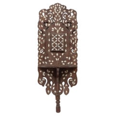 Soporte de pared con incrustaciones de nácar sirio