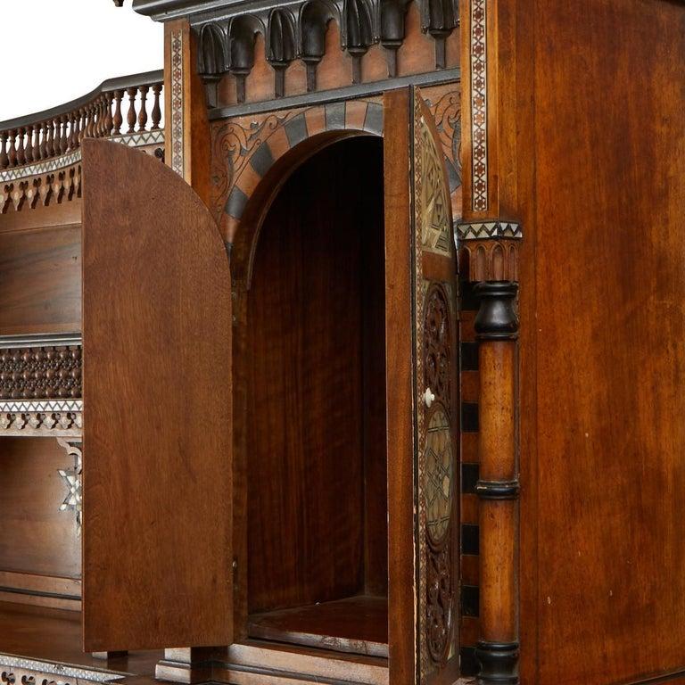 Sculpté Armoire murale syrienne en nacre incrustée en vente