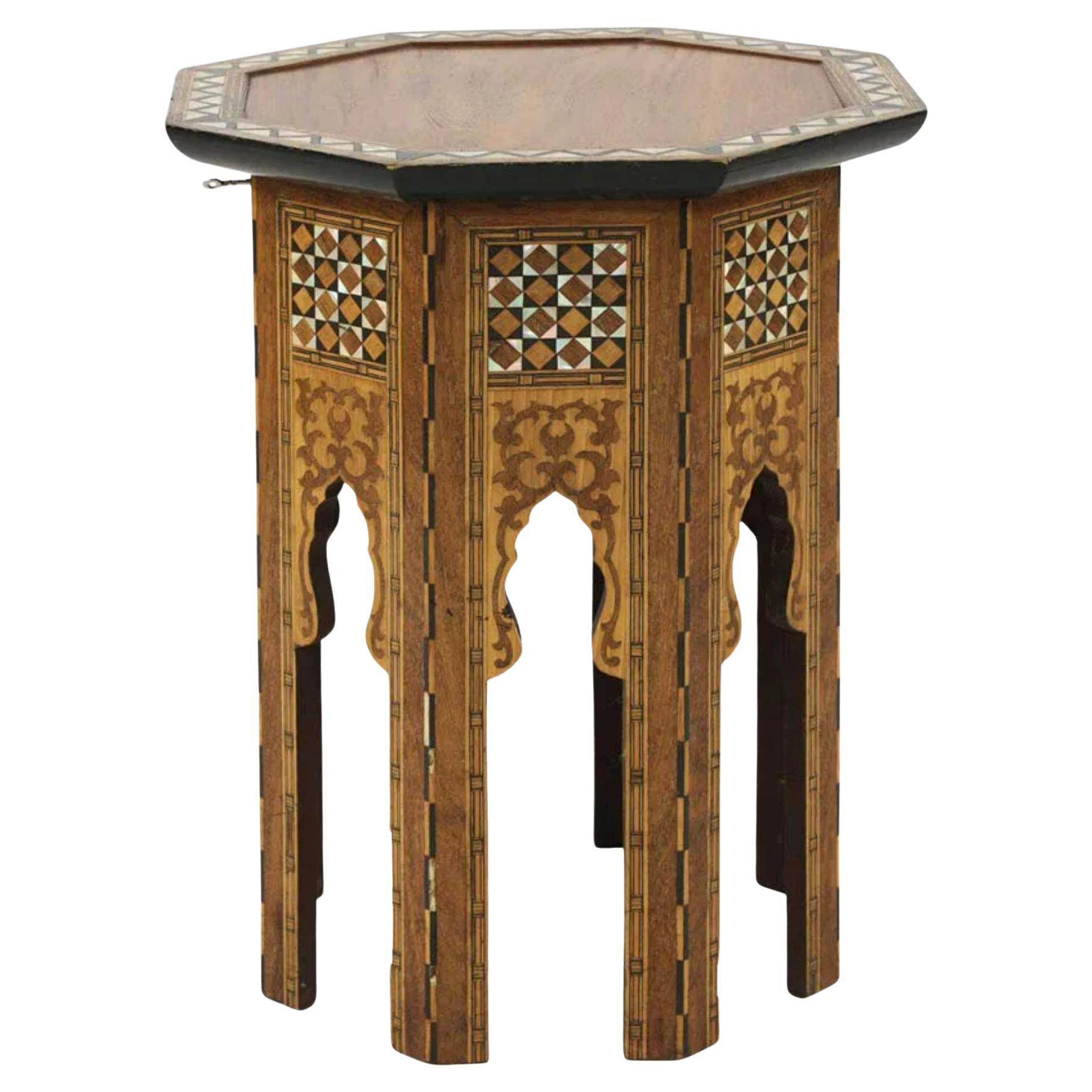 Achteckiger syrischer Tisch, 19. Jahrhundert im Angebot