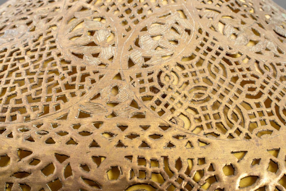 Lampe de table syrienne en laiton Pierce, vers 1920 en vente 9