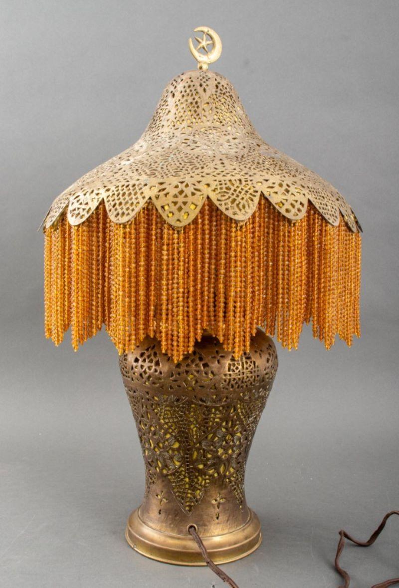 Lampe de table syrienne en laiton Pierce, vers 1920 État moyen - En vente à Astoria, NY