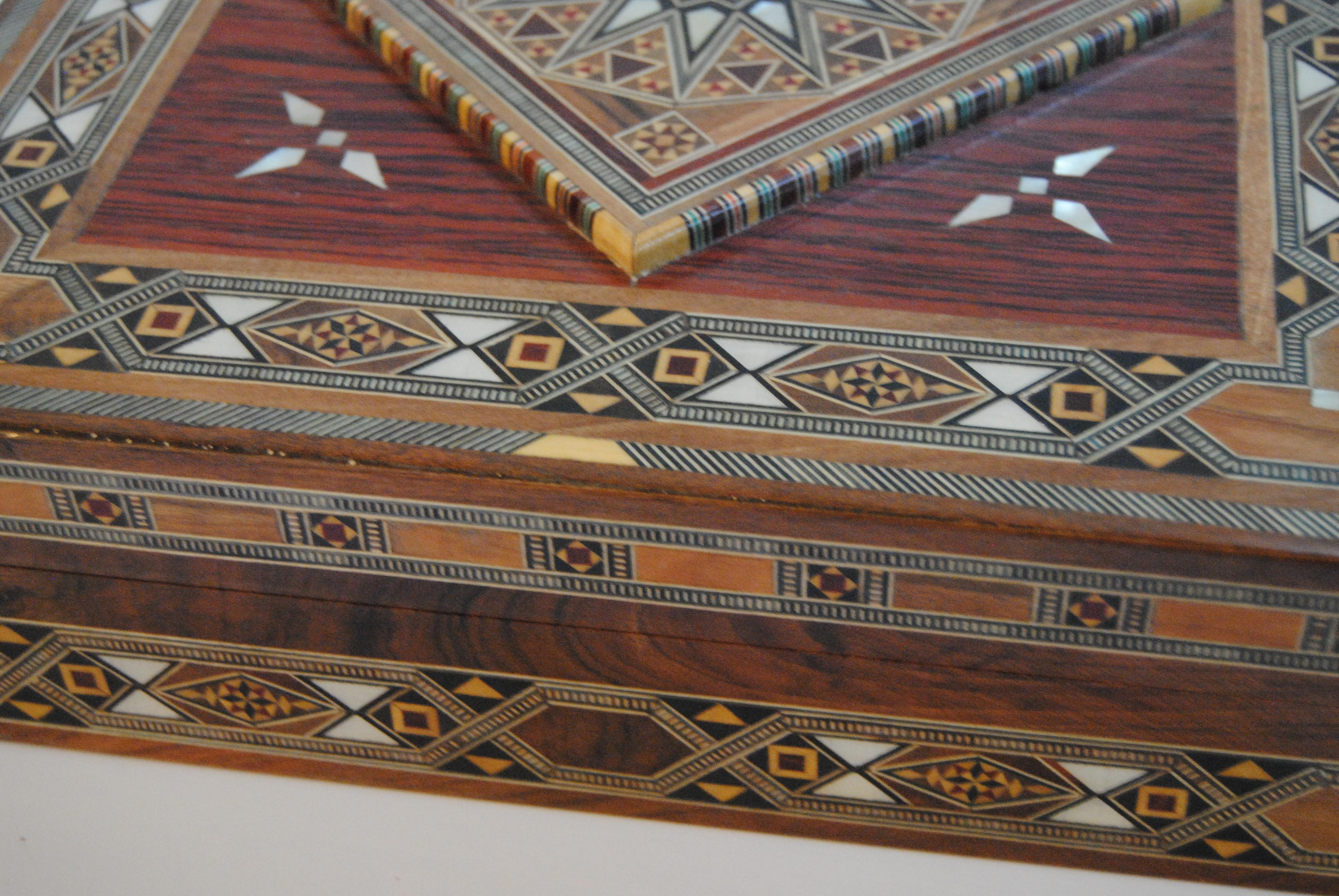 Syrian Walnut Wood Box Inlaid with Mother of Pearl and Cream Leather Lining In Excellent Condition For Sale In Glen Ellyn, IL