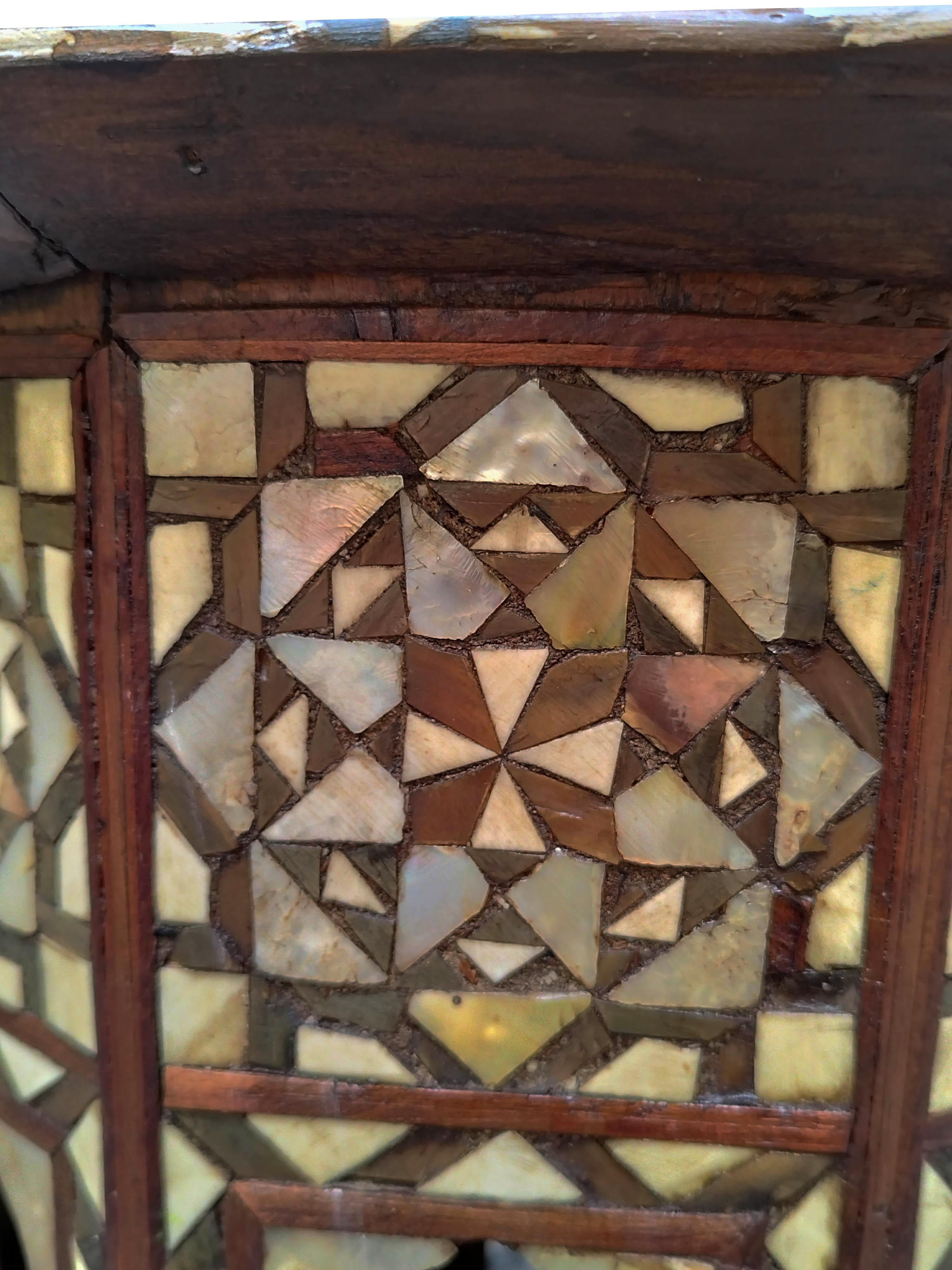 Early 20th Century Syrian Wood Tea Table with Mother of Pearl Inlays, 1900s