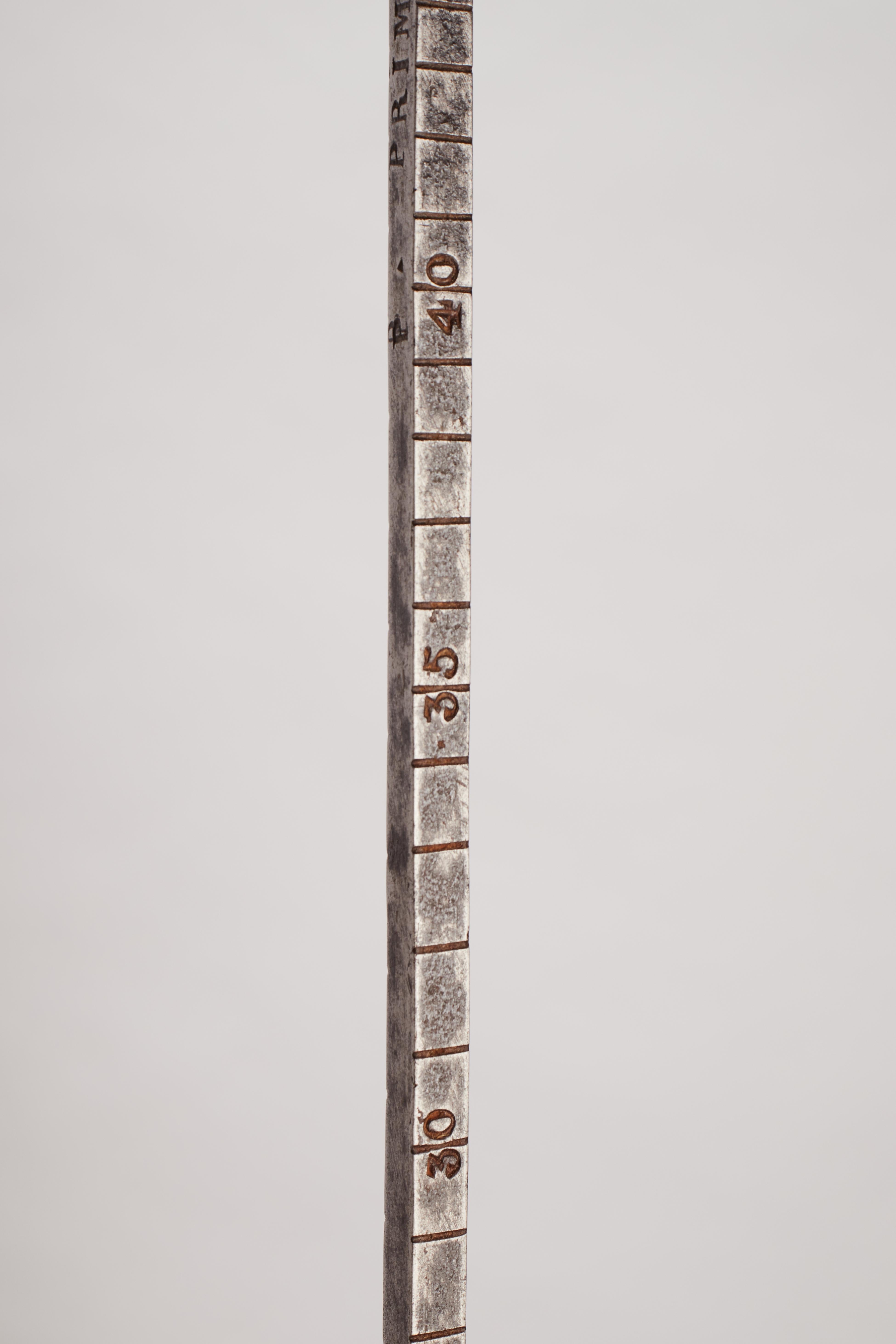 Système  Stick de marche avec un grain mesurant la fonction, France 1820. en vente 6
