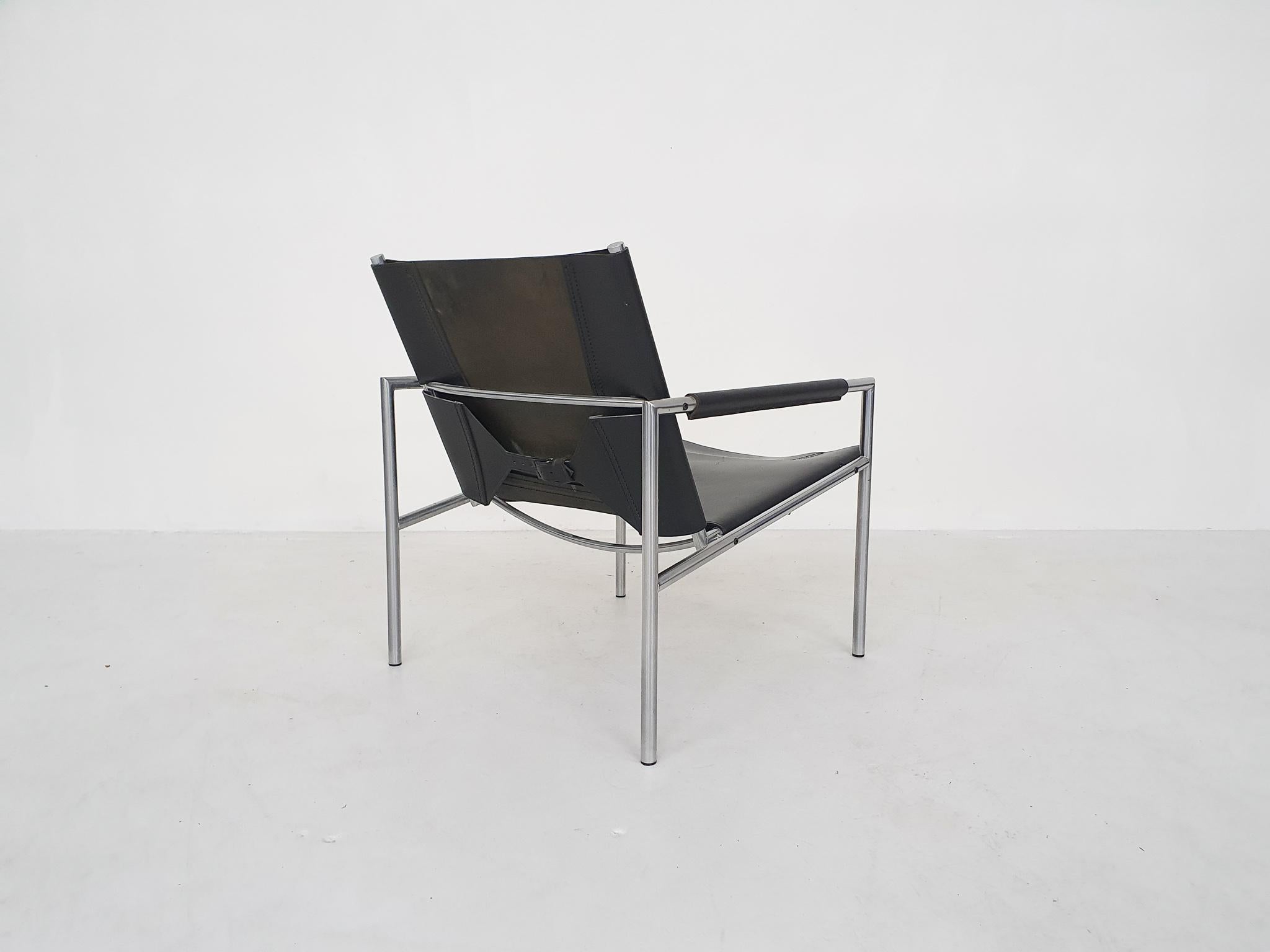 SZ02 Black Leather Lounge Chair by Martin Visser for 't Spectrum In Good Condition In Amsterdam, NL