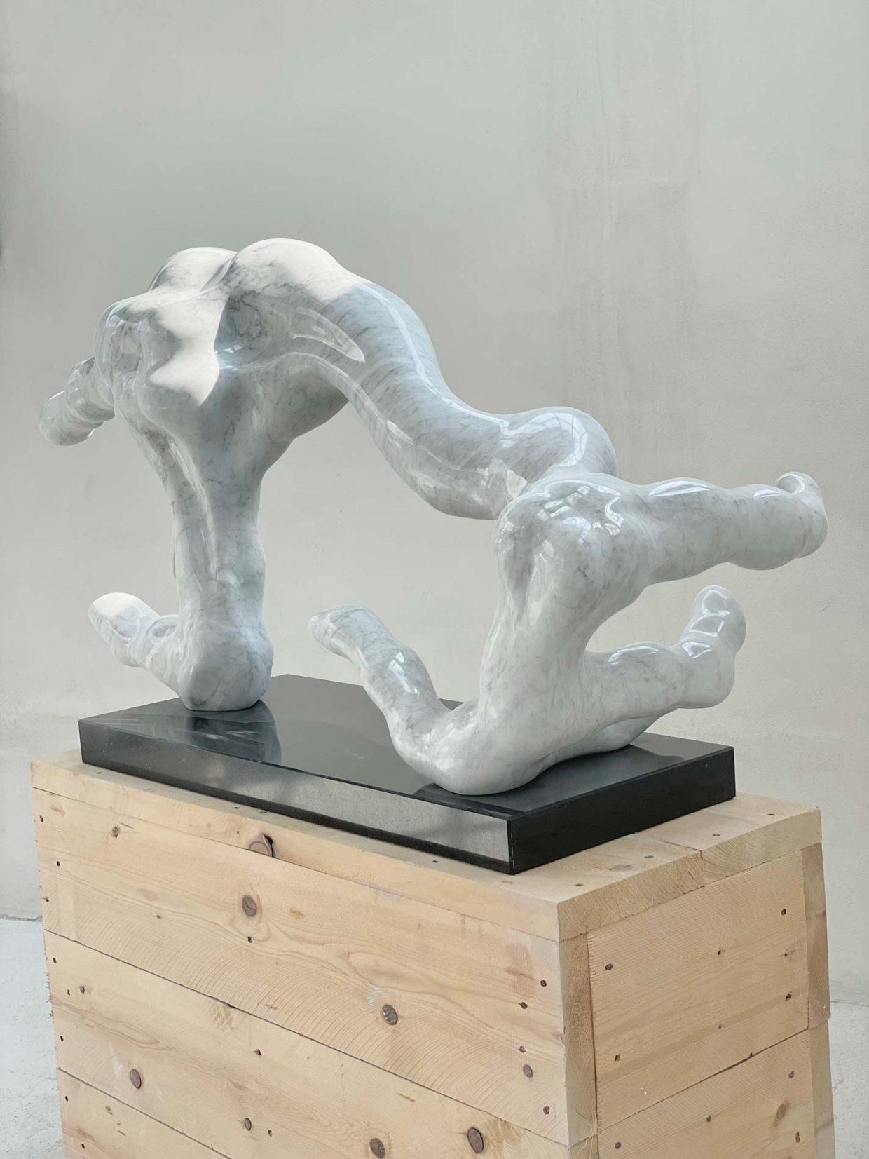 Szymon Oltarzewski Abstract Sculpture - Greed