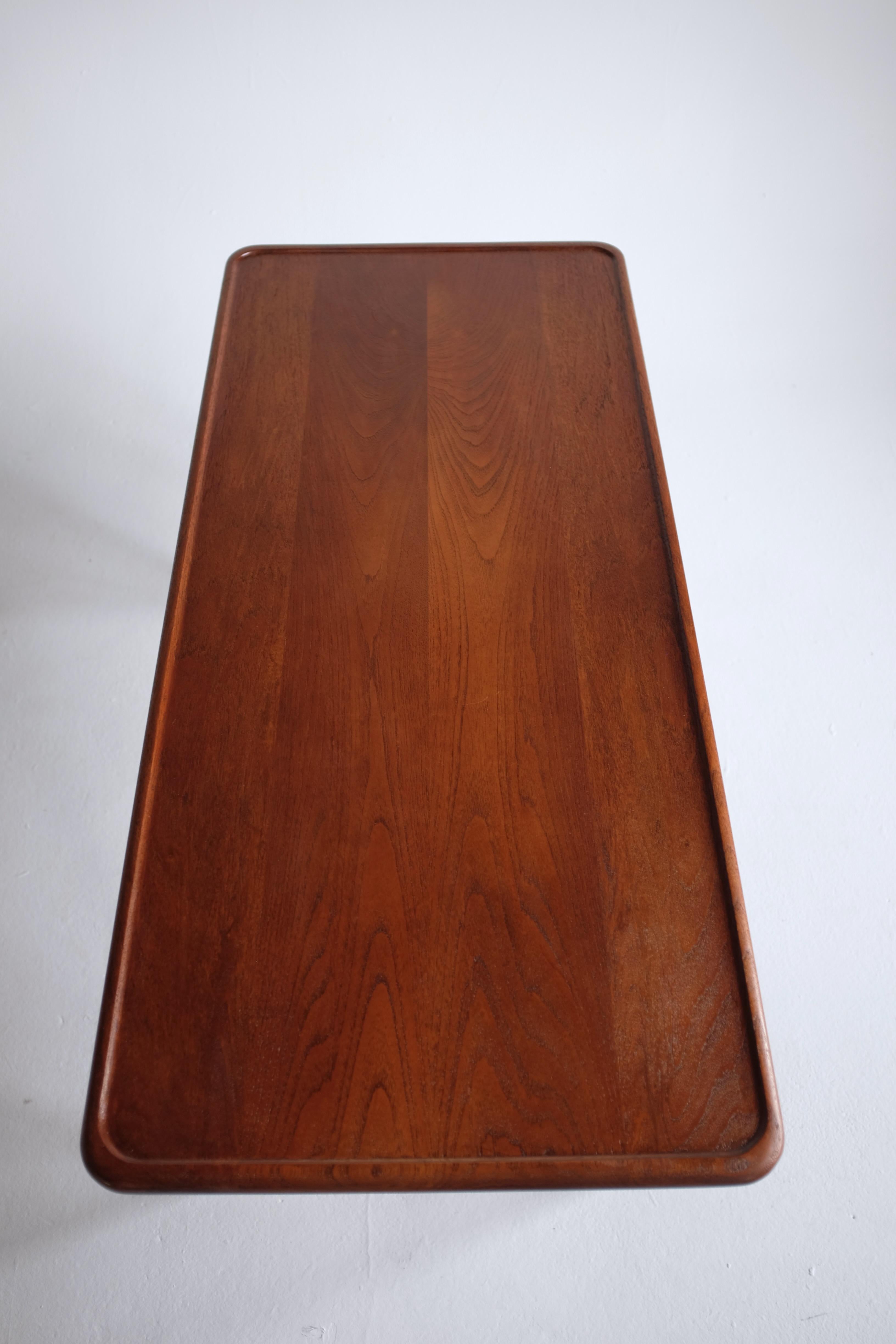 Oak T-11 Coffee Table by Hans J. Wegner For Sale
