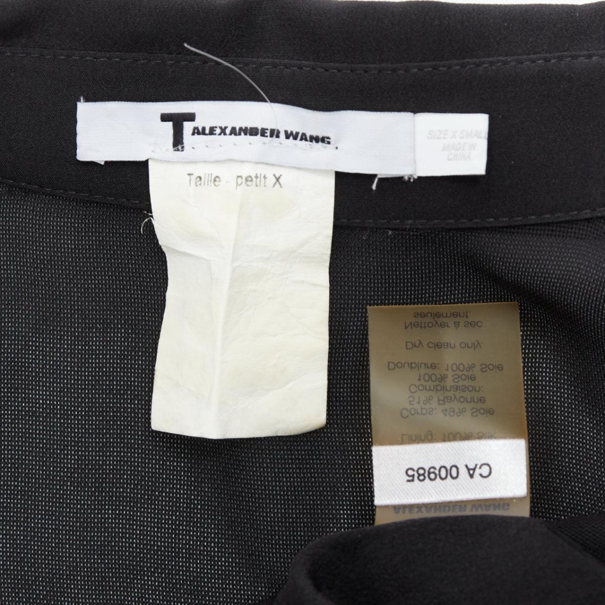 T Robe à manches capuchon et boutons en soie mélangée noire transparente d'AT&WANG XS en vente 3
