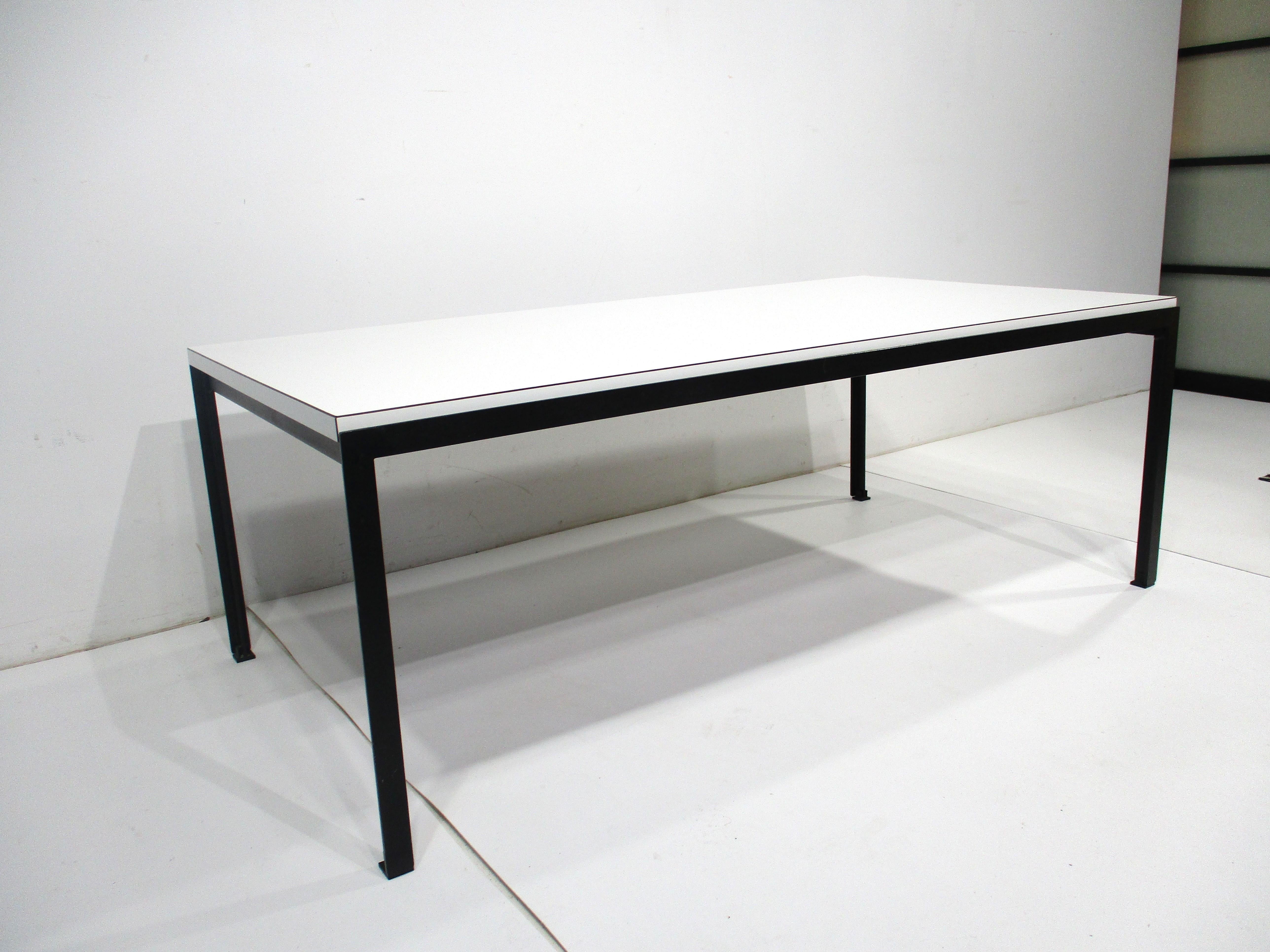 T Angle Steel Coffee Table by Florence Knoll for Knoll   4